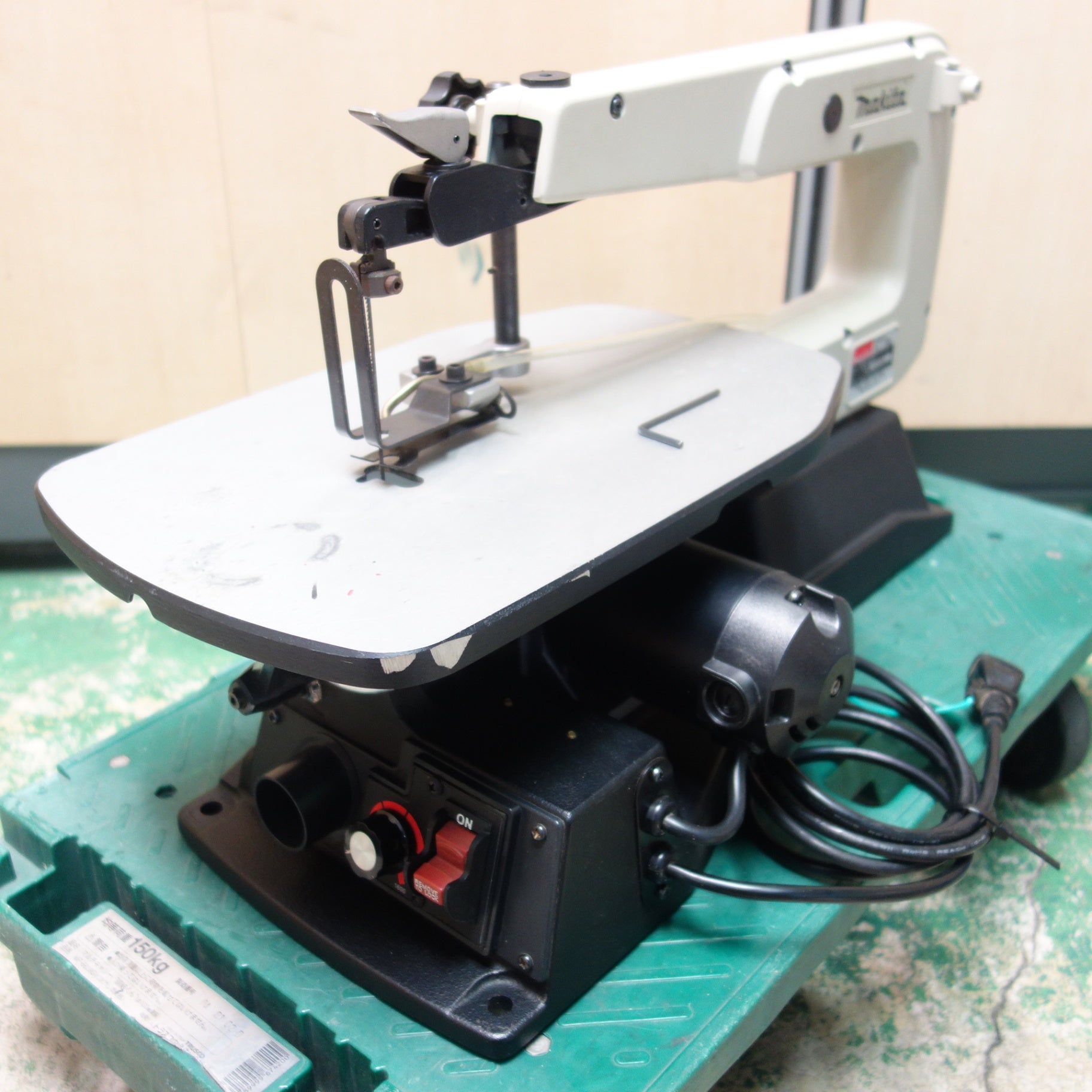 送料無料] ☆マキタ 糸ノコ盤 100V 400mm MSJ401 糸のこ 糸鋸 切断