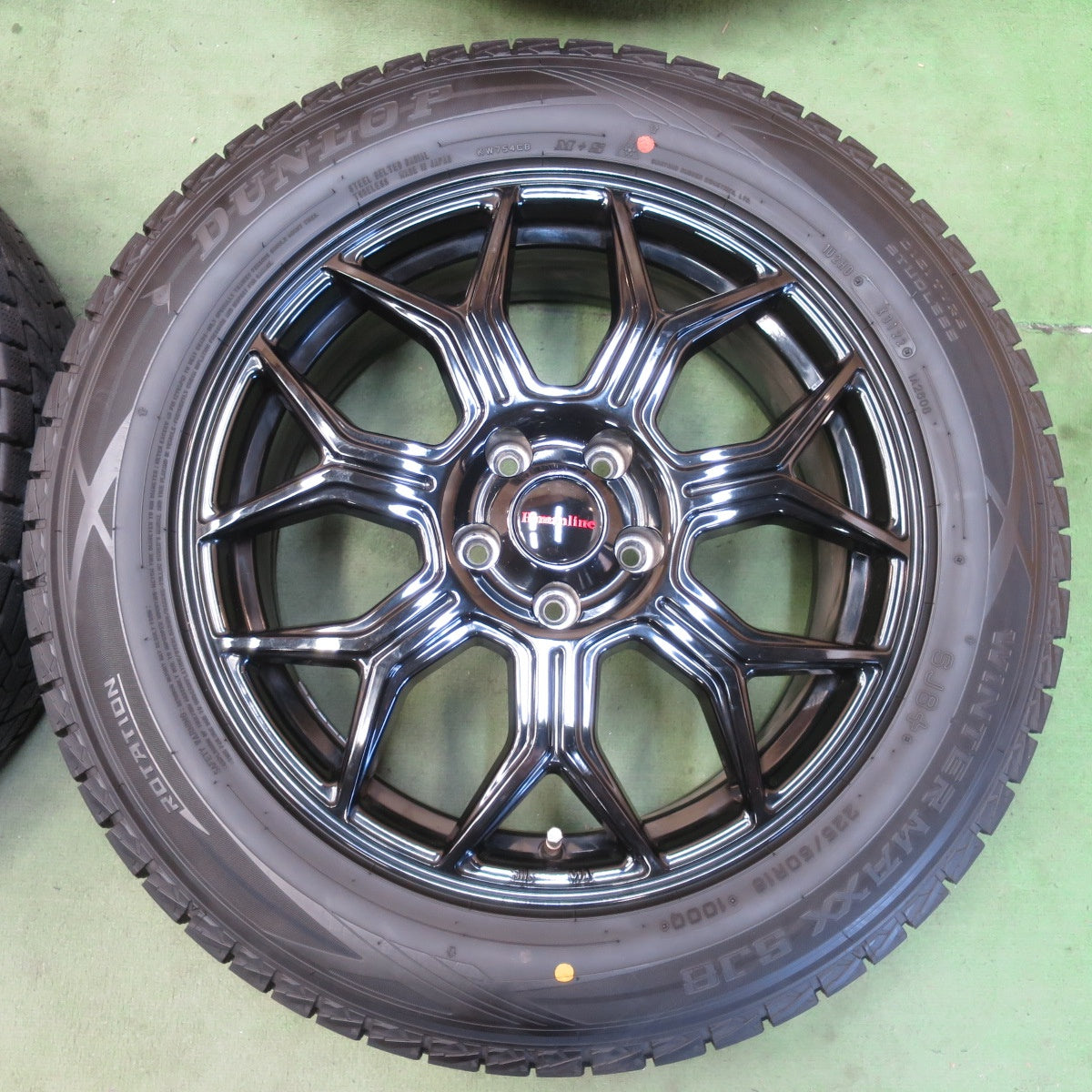 バリ溝！22年！キレイ！ほぼ10分★スタッドレス 225/60R18 ダンロップ ウインターマックス SJ8 SJ8+ Humanline HS-10M ヒューマンライン 18インチ PCD114.3/5H★6042508イス