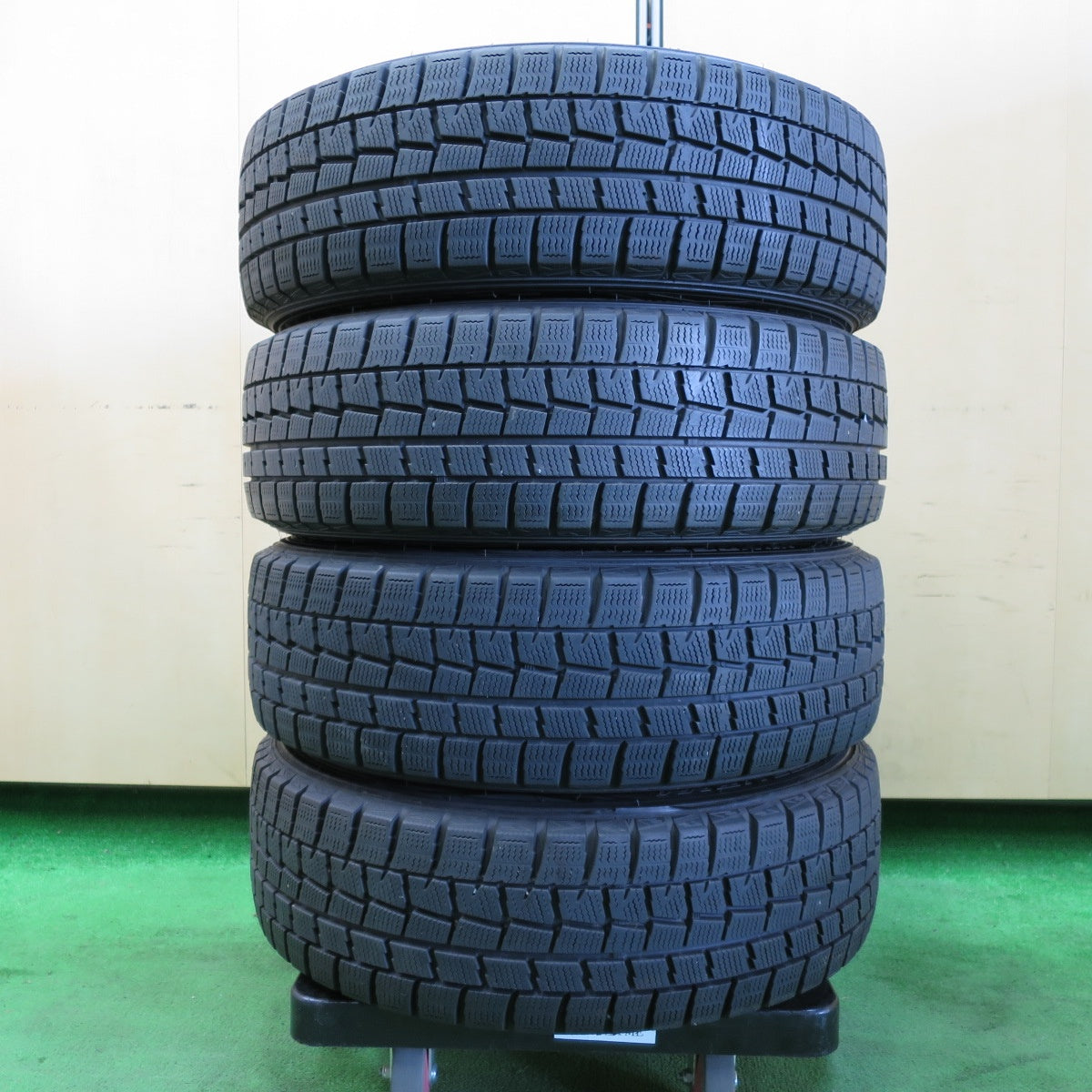 *送料無料* バリ溝！8.5分★スタッドレス 175/65R15 ダンロップ ウインターマックス WM01 JOKER ジョーカー 15インチ PCD100/4H★4060705イス
