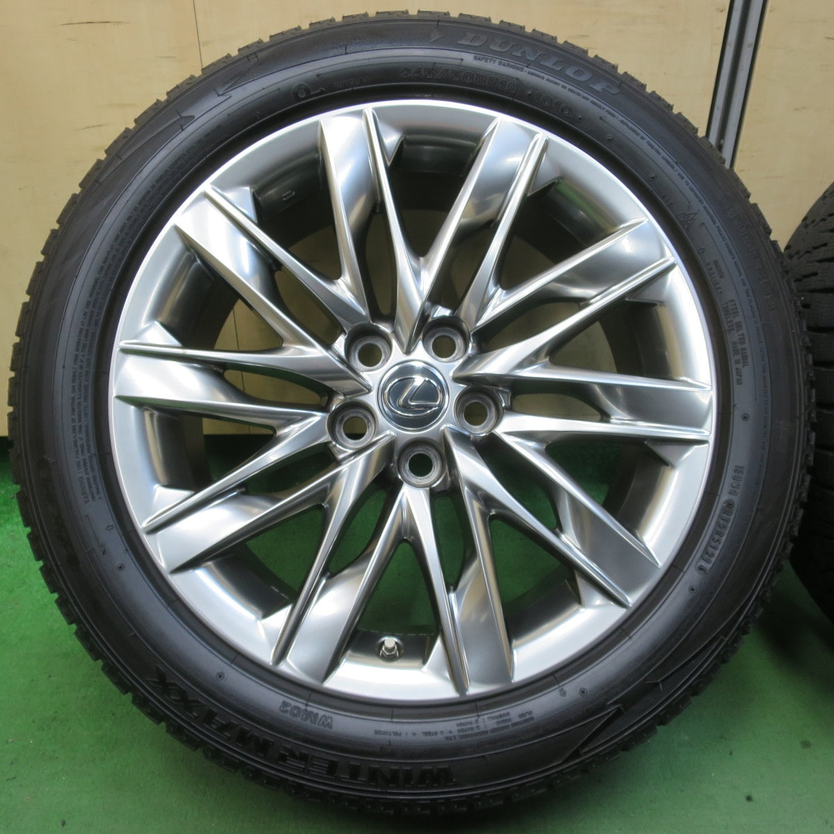 センサー付！バリ溝！21年！キレイ！9.5分★レクサス LS バージョンL 純正 245/50R19 スタッドレス ダンロップ ウインターマックス WM02 19インチ PCD120/5H★5060306イス
