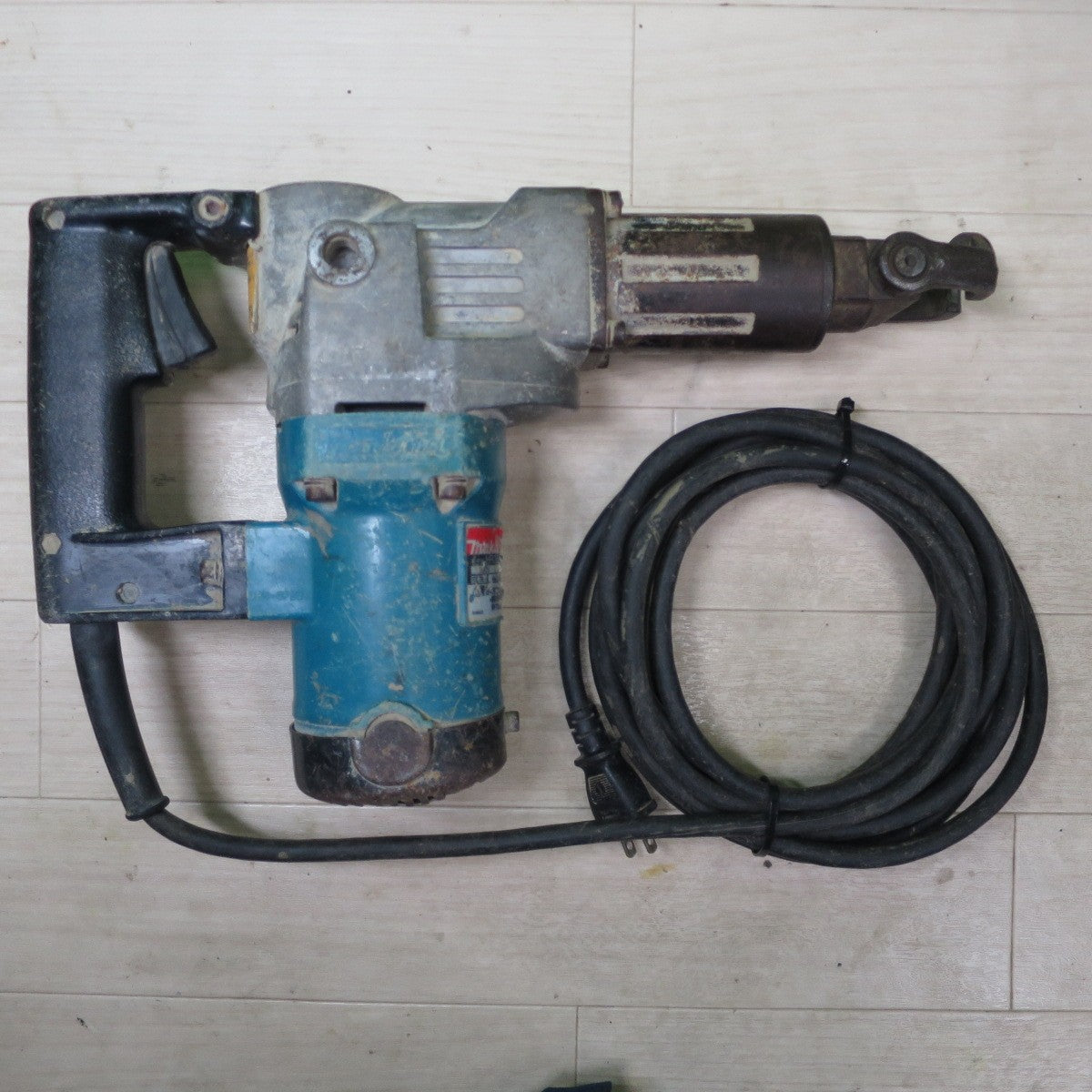 [送料無料] ☆マキタ 35mm ハンマードリル HR3520 電動 工具 ハンマドリル makita 100V コード式 穴あけ はつり ハツリ 現状品☆