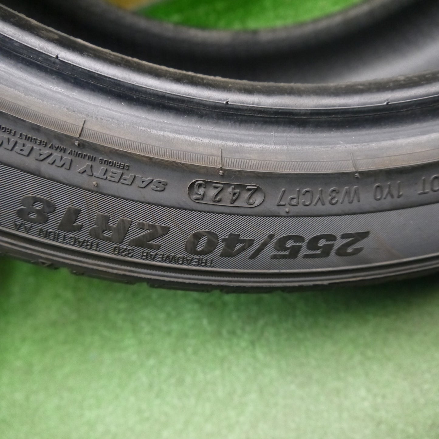 バリ溝！25年！9.5分以上！2本★255/40R18 クムホ エクスタ PS71 ECSTA タイヤ 18インチ レクサス IS ベンツ CLS E SL クラス BMW 3 4シリーズ Z4 等★6012807Hノタ