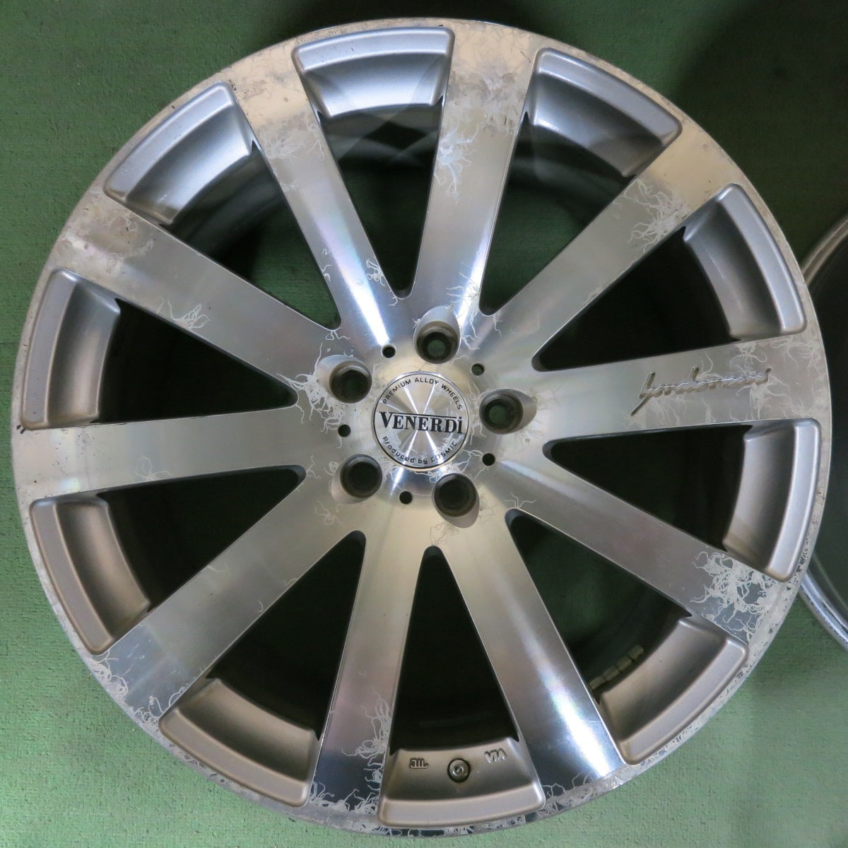 4本価格★VENERDi COSMIC 20インチ ホイール ヴェネルディ コスミック 20×8J PCD114.3/5H★5052810SYホ