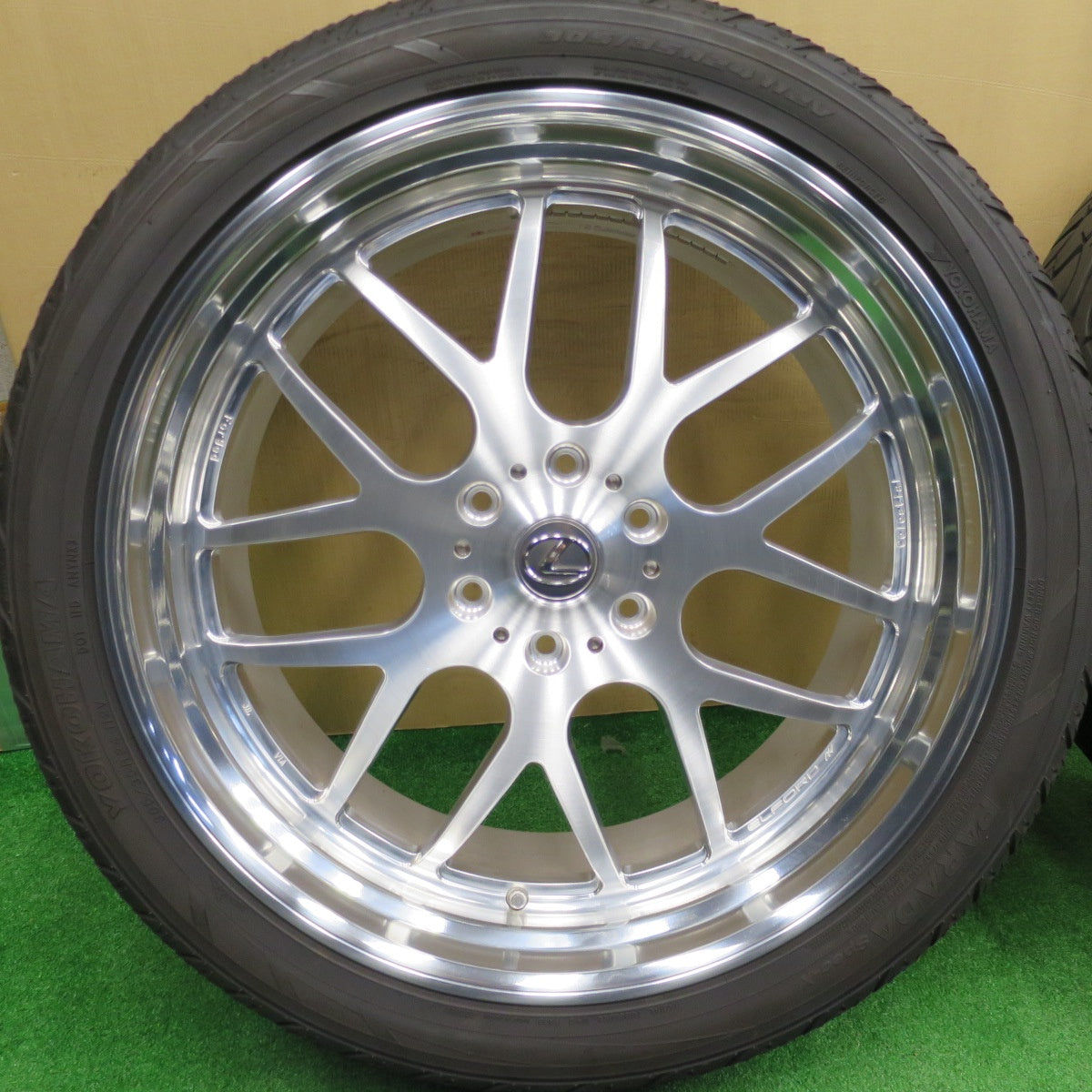 バリ溝！25年！キレイ！9.5分以上★レクサス LX 等 ELFORD セレスティアル 305/35R24 ヨコハマ PARADA Spec-X エルフォード 24インチ PCD139.7/6H★5122901NKノ