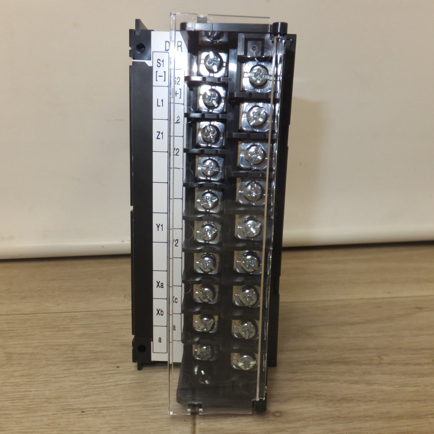 [送料無料] 未使用★オムロン OMRON 地絡方向継電器 K2ZC-K2GS-N　制御電源 24VDC 定格 3810V 50/60Hz★