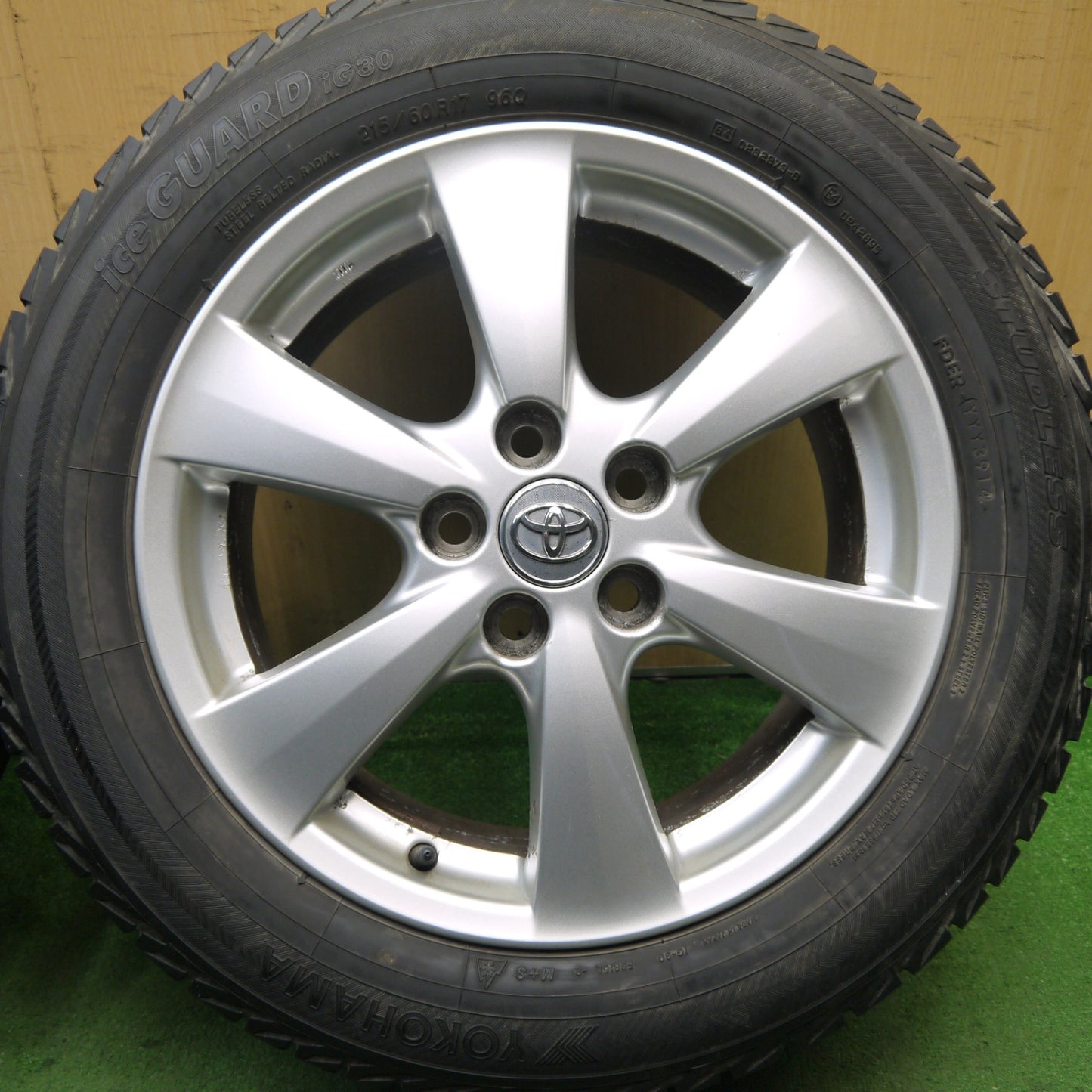 4本価格★トヨタ エスティマ 純正 215/60R17 スタッドレス ヨコハマ アイスガード iG30 17インチ PCD114.3/5H★5052608Hス