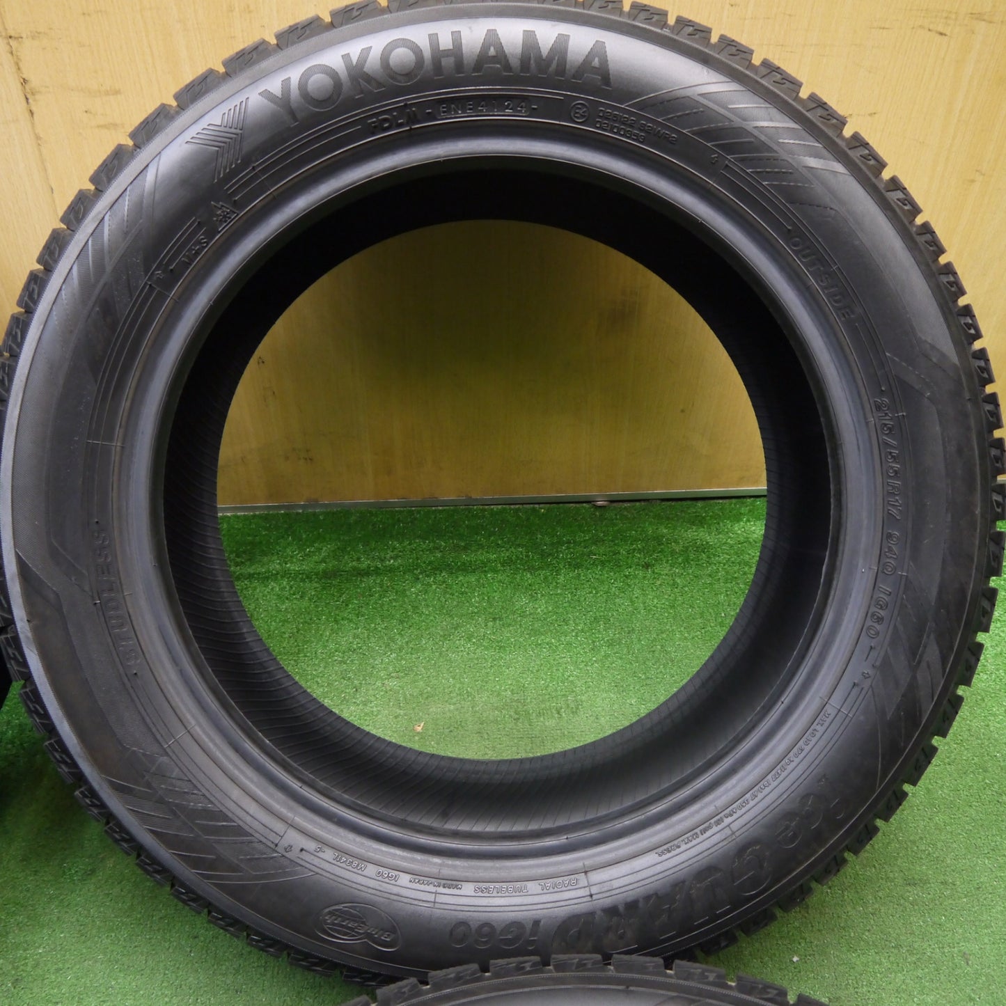 バリ溝！24年！ほぼ10分★スタッドレス 215/55R17 ヨコハマ アイスガード iG60 タイヤ 17インチ ヴェゼル オデッセイ カムリ クラウン 等★5061105KKスタ