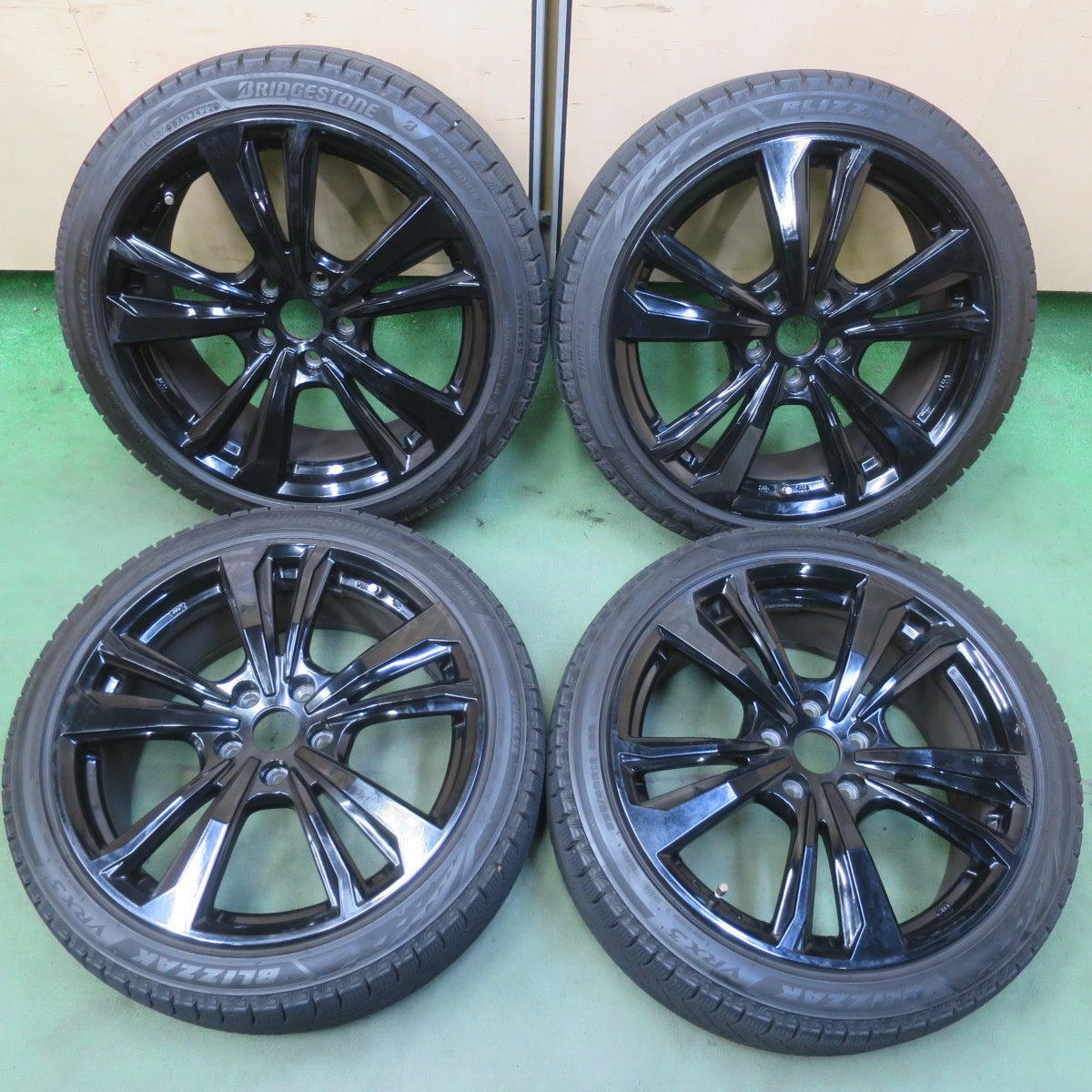 バリ溝！22年！9.5分◎BMW 等 smartline 365 225/40R18 スタッドレス ブリヂストン ブリザック VRX3 スマートライン 18インチ PCD112/5H◎6072608イス