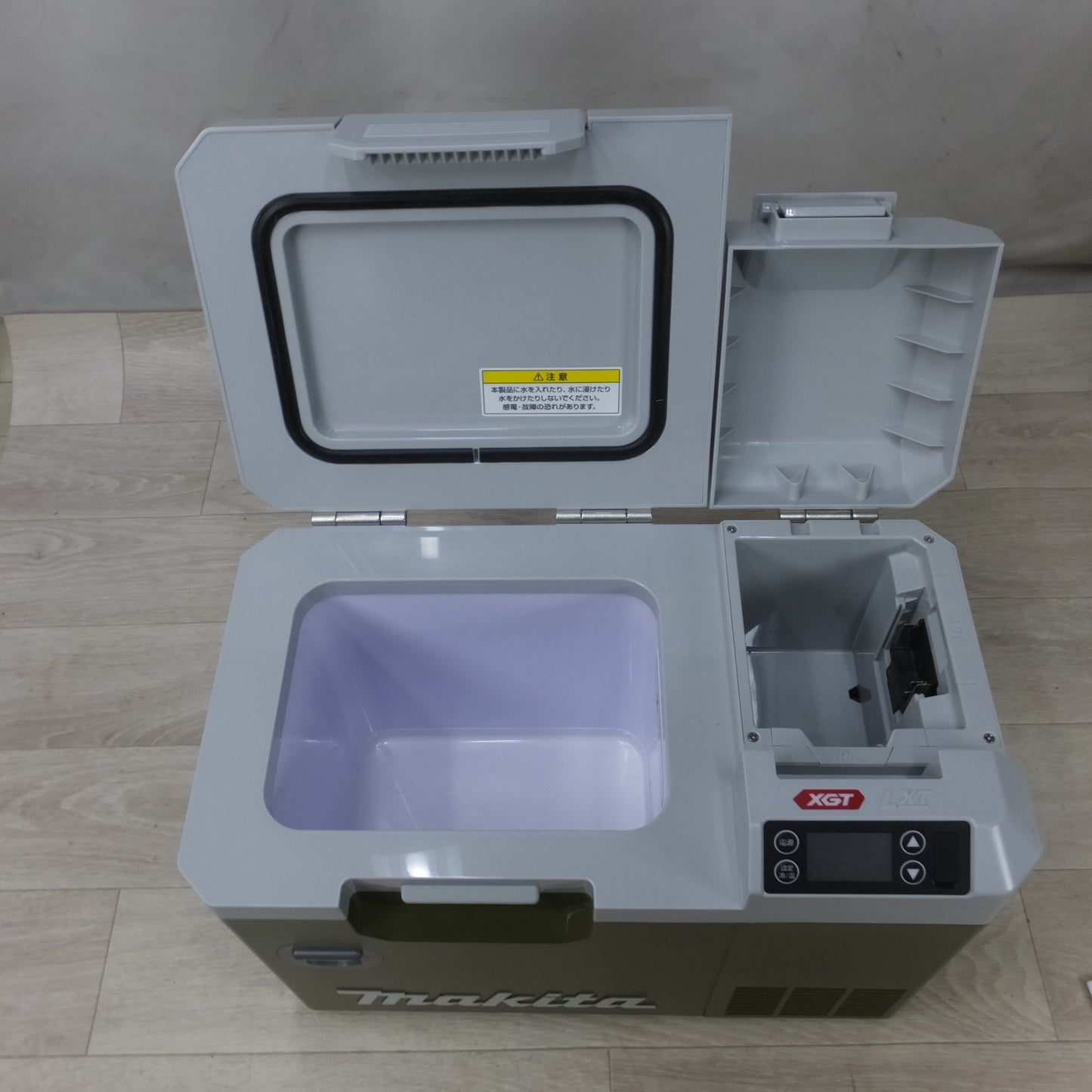 [送料無料] 美品◆マキタ 充電式 保冷温庫 容量 7L 40V Max CW003G ACアダプタ シガーソケット用コード 付き オリーブ◆