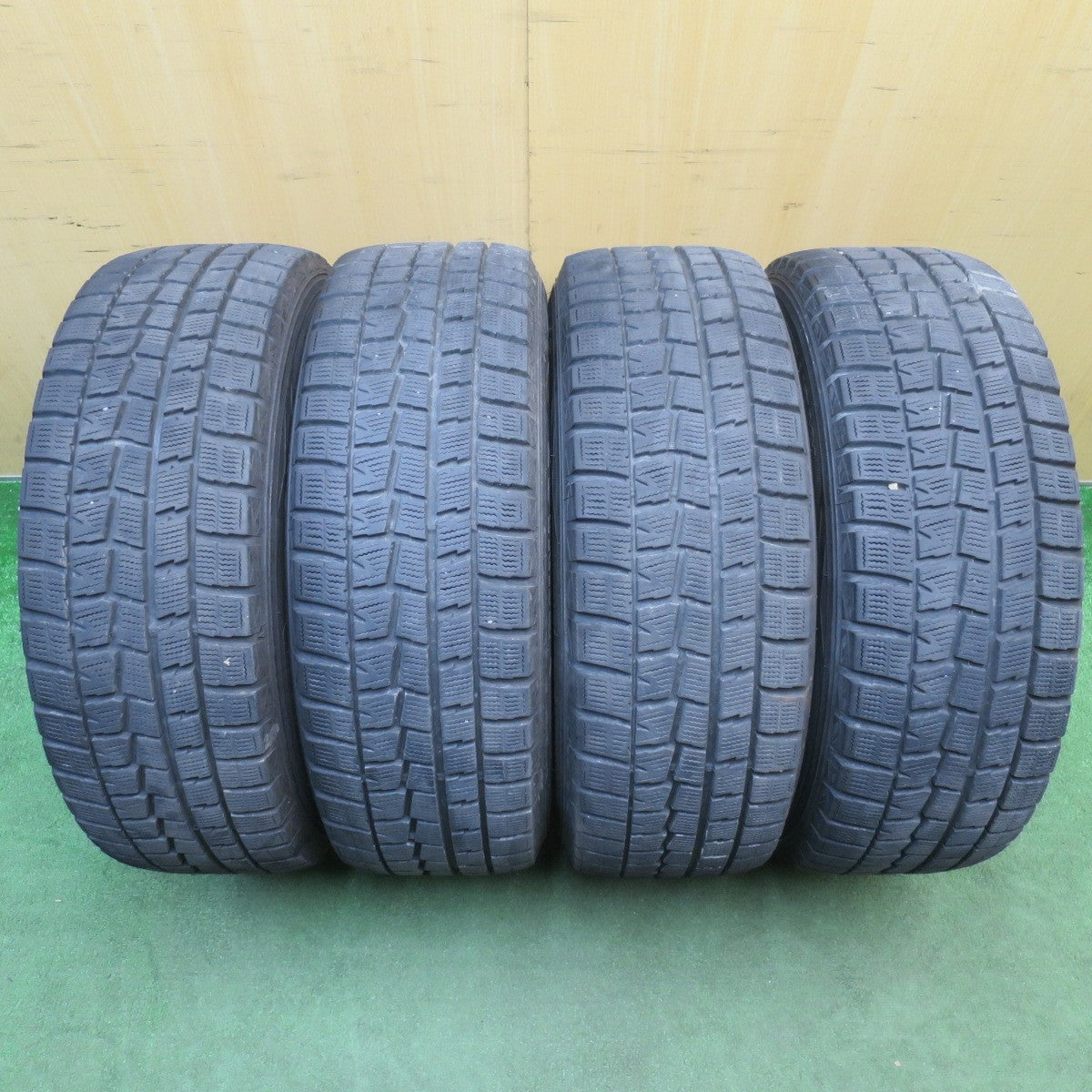 バリ溝！キレイ！9分★スタッドレス 215/60R16 ダンロップ ウインターマックス WM01 STRANGER ストレンジャー 16インチ PCD114.3/5H★6051303NJス