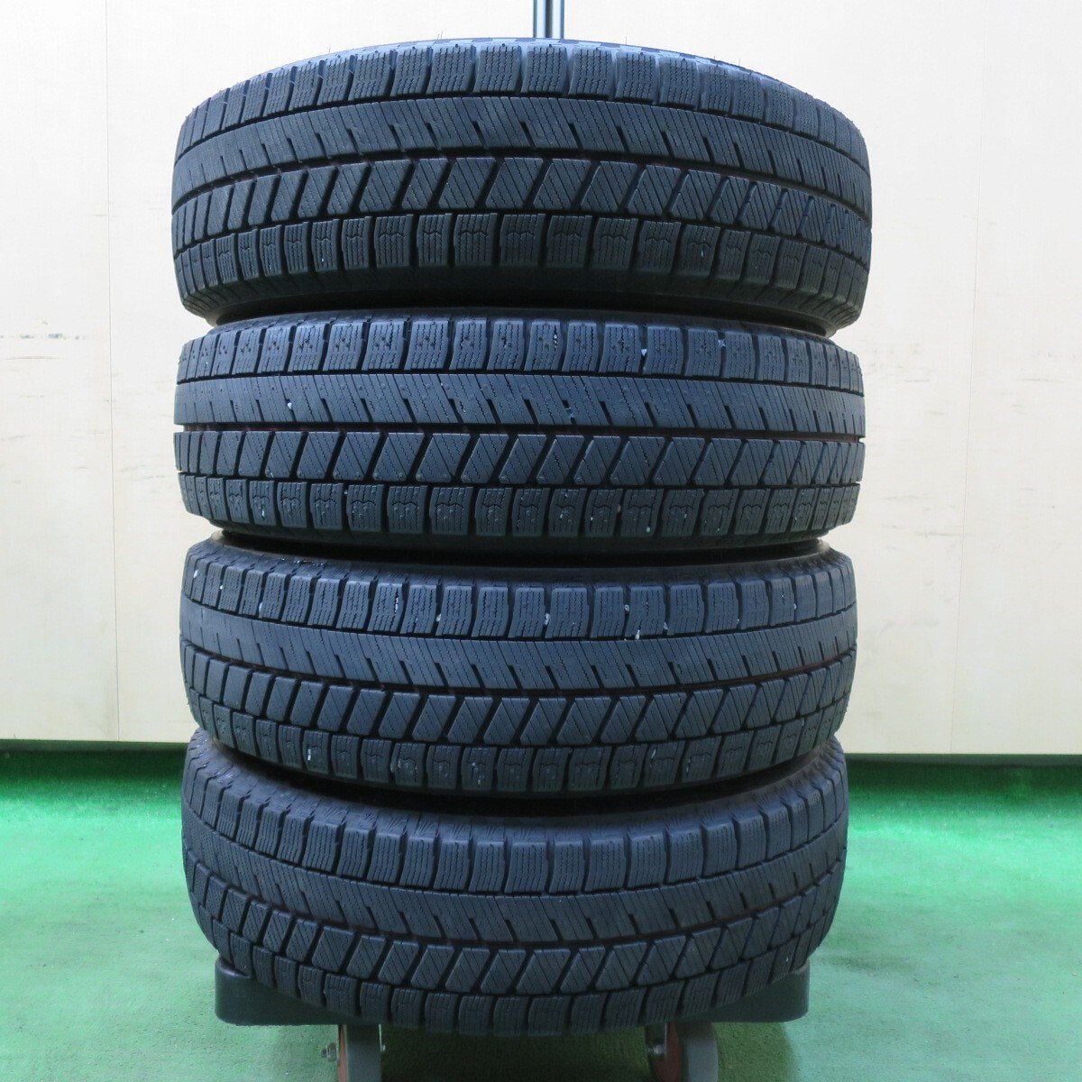 バリ溝！23年！キレイ！9.5分以上★スタッドレス 155/65R14 ブリヂストン ブリザック VRX3 SIBILLA ME シビラ 14インチ PCD100/4H★5010603イス