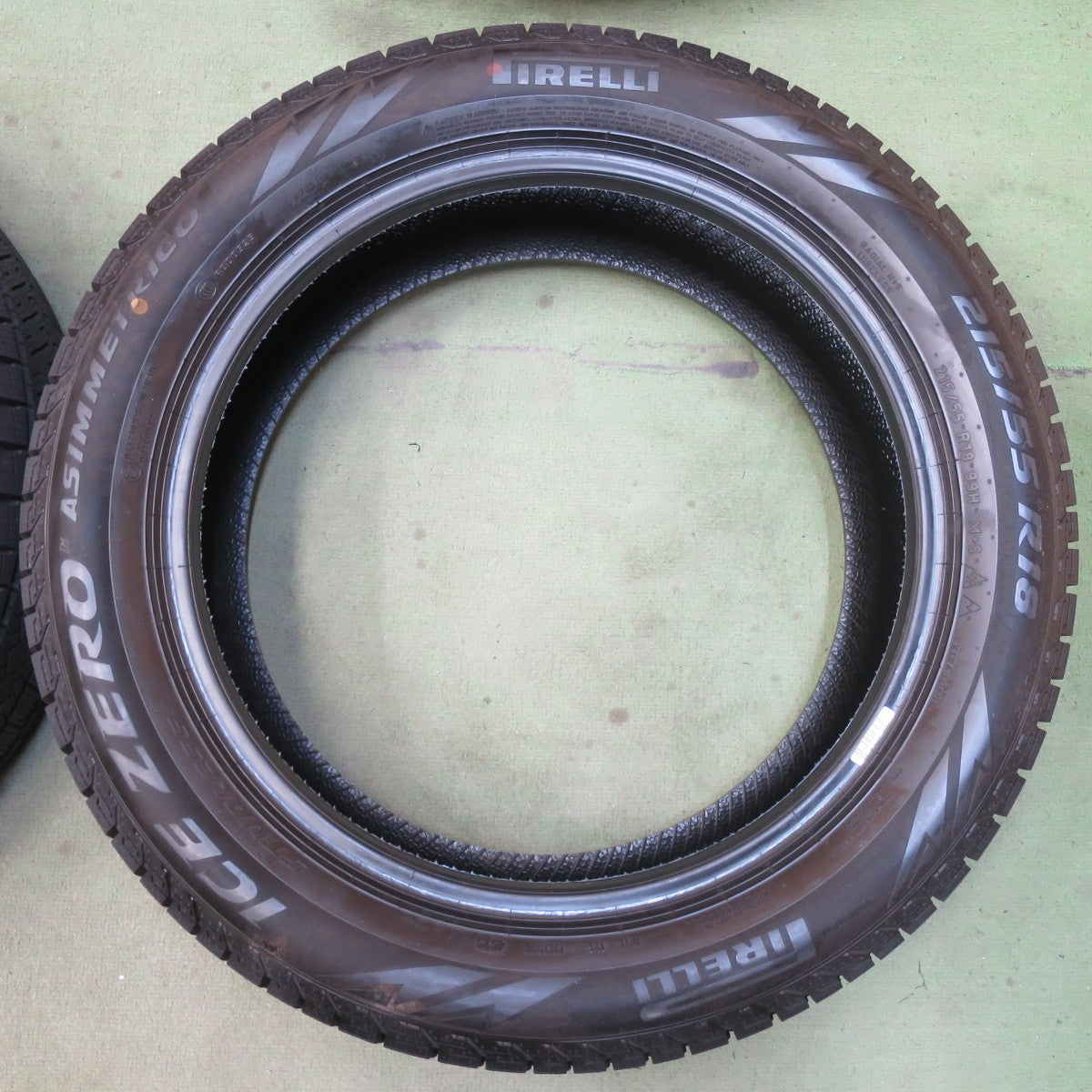 ほぼ未使用！25年◎スタッドレス 215/55R18 ピレリ アイスゼロ アシンメトリコ タイヤ 18インチ CX-30 MX-30 デュアリス 等◎6092511イスタ