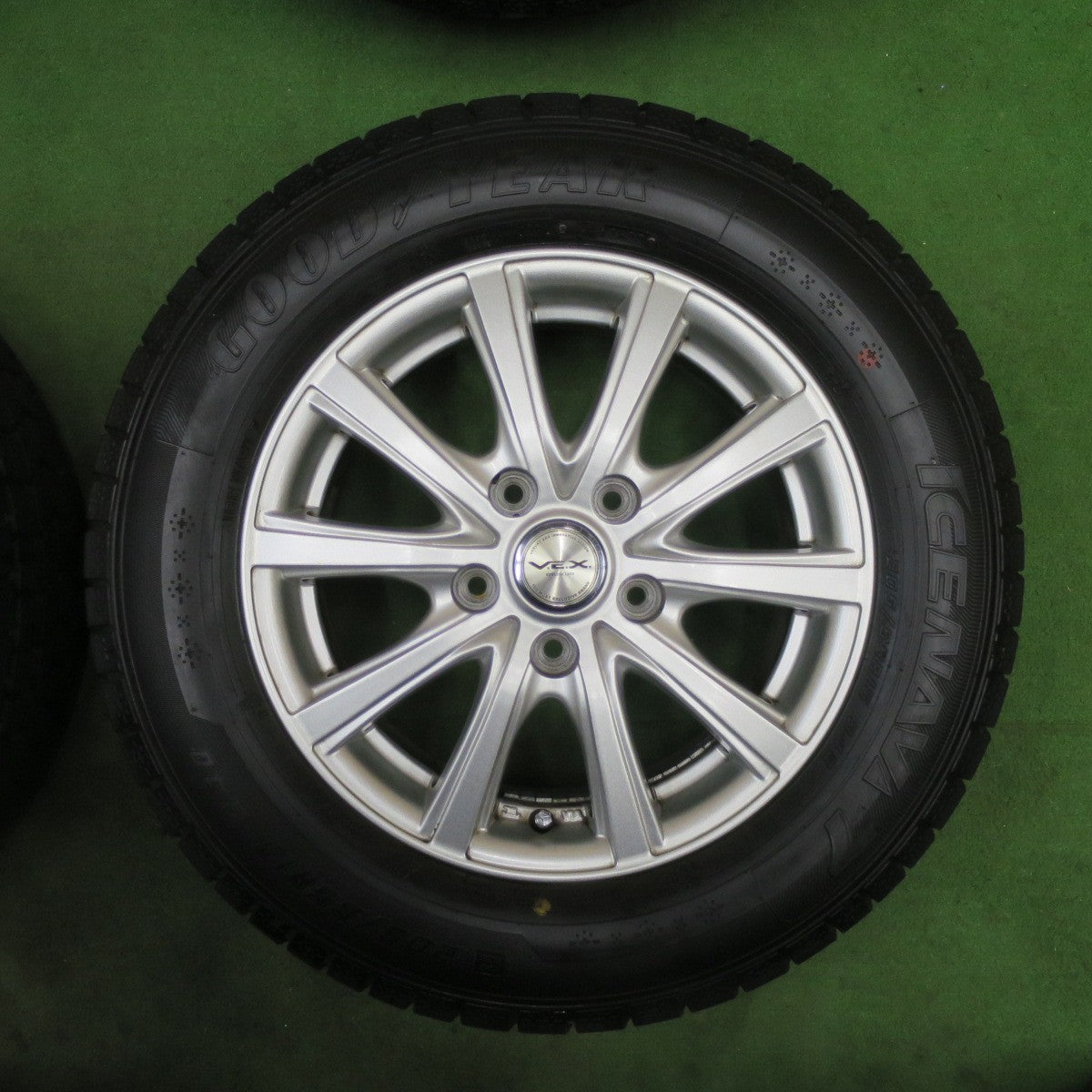 バリ溝！22年！キレイ！9分★スタッドレス 205/65R15 グッドイヤー アイスナビ7 V.E.X. VEX 15インチ PCD114.3/5H★6021203TTス