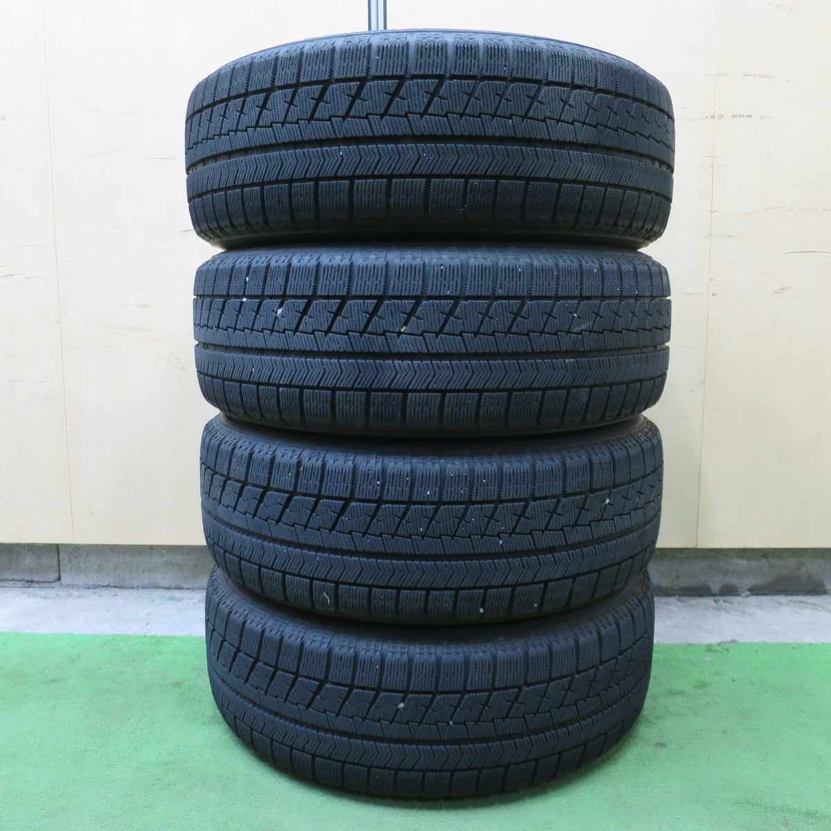 キレイ◎スタッドレス 205/60R16 ブリヂストン ブリザック VRX BALMINUM AR12 バルミナ 16インチ PCD114.3/5H◎6090904NGス