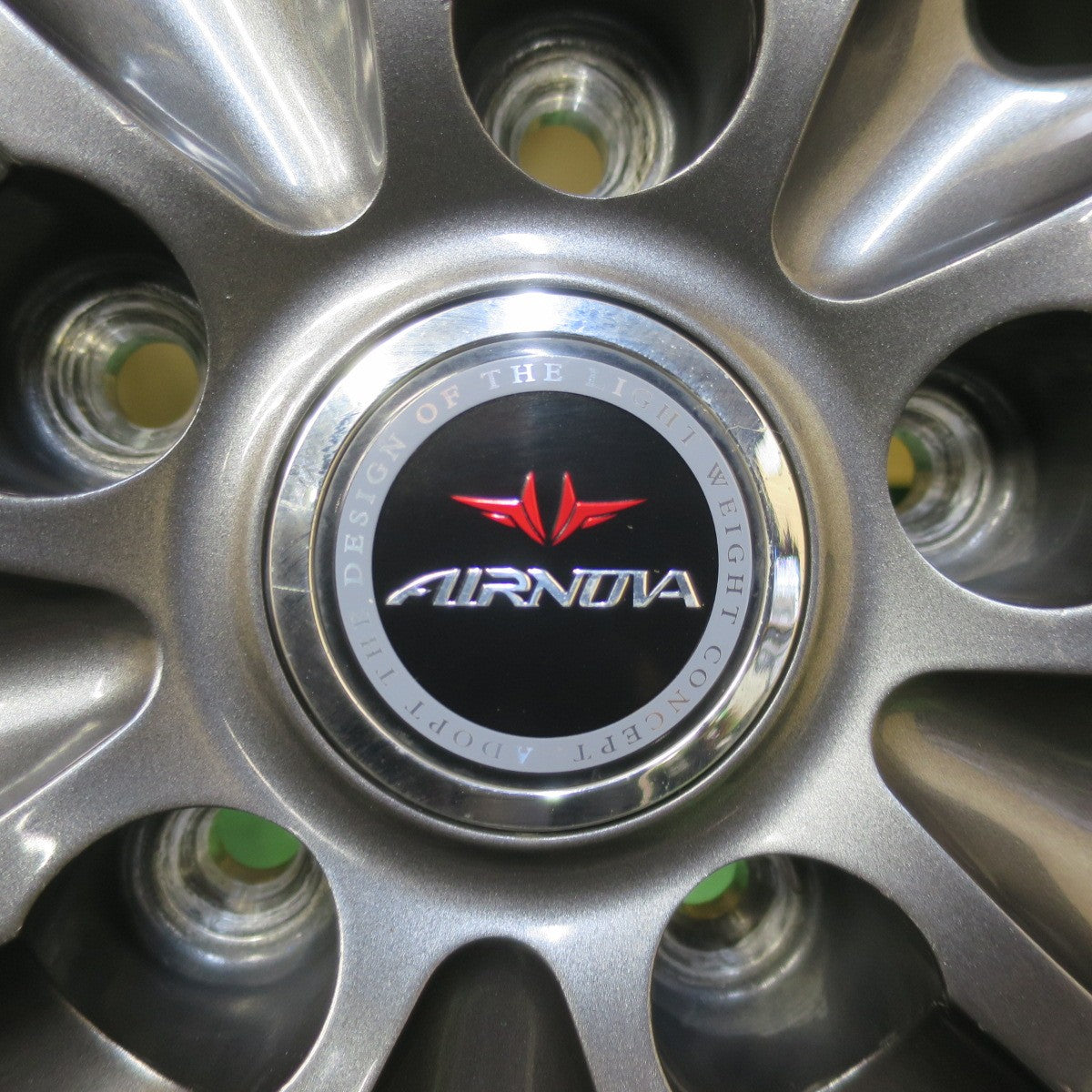 バリ溝！キレイ！9.5分★スタッドレス 205/65R16 ダンロップ ウインターマックス WM02 AIRNOVA SB10 エアノヴァ 16インチ PCD114.3/5H★5110813イス