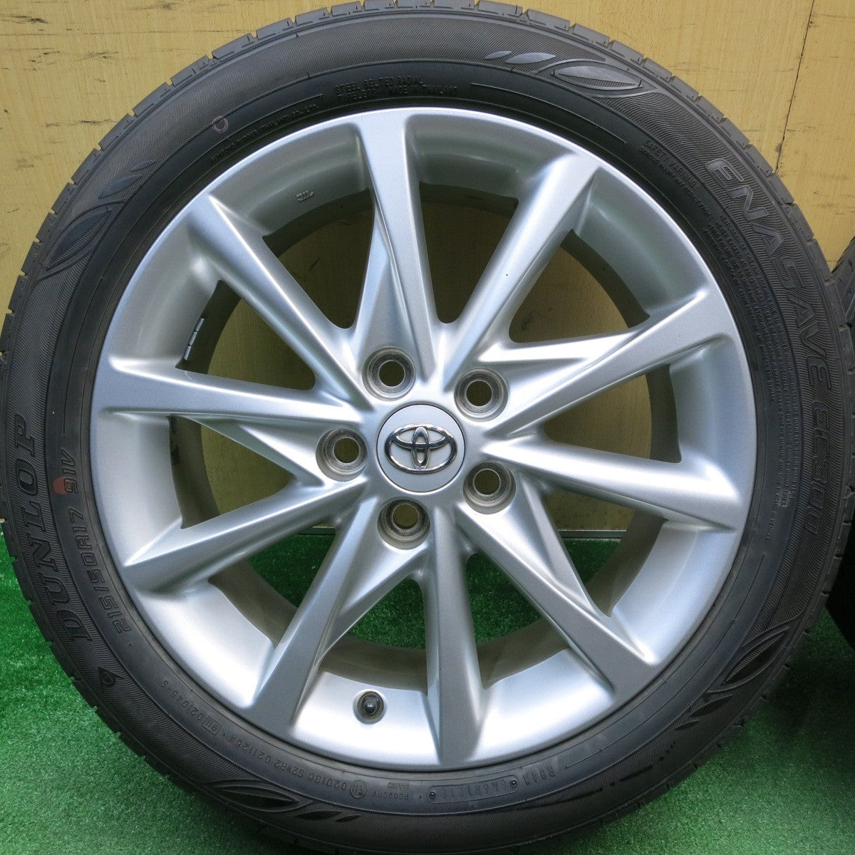 バリ溝！キレイ！9.5分★トヨタ プリウスα 純正 215/50R17 ダンロップ エナセーブ EC300 17インチ PCD114.3/5H★6012514HAノ
