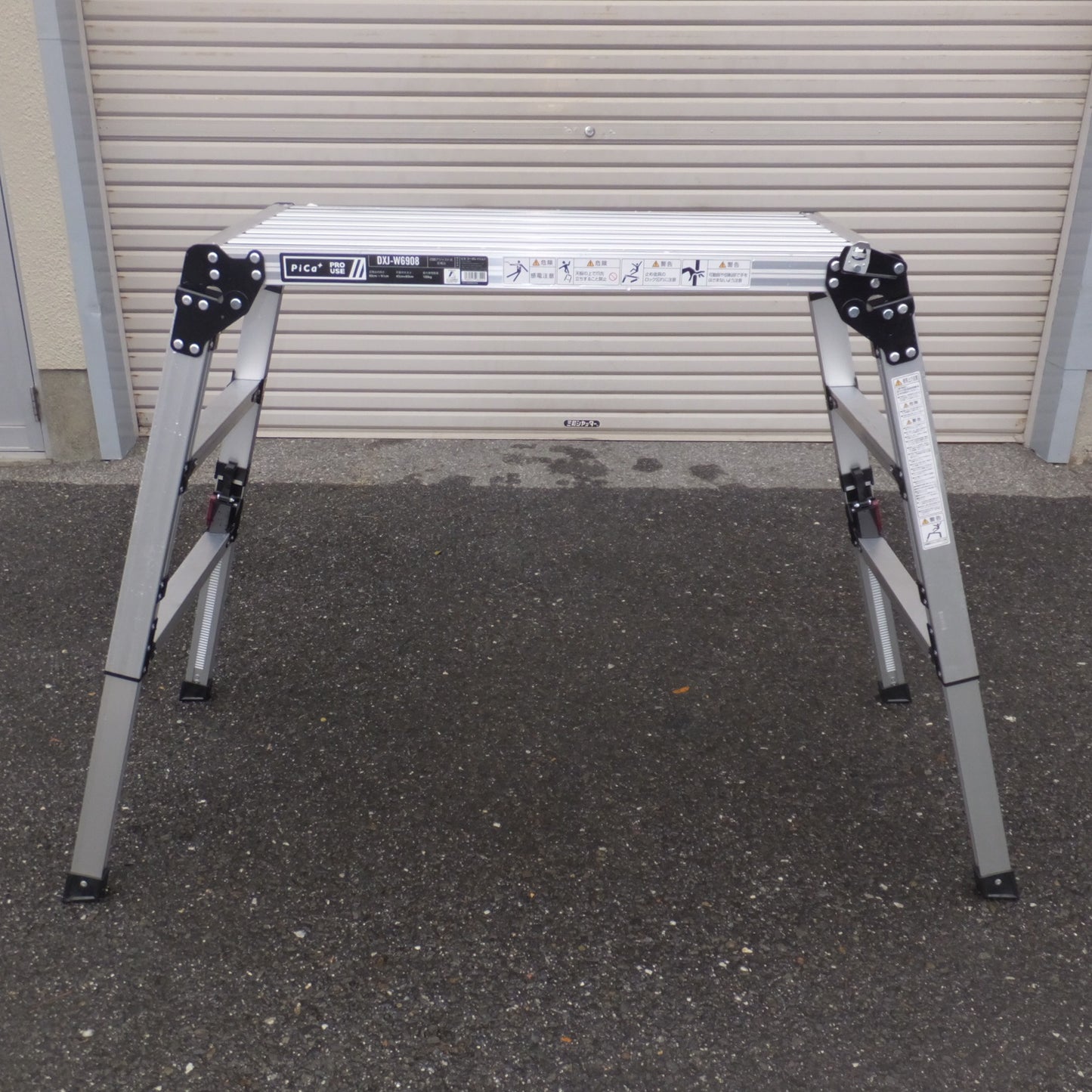 [送料無料] 岐阜発 未使用★ピカ Pica 四脚アジャスト式 足場台 DXJ-W6908　足場台の高さ 60cm～91cm 最大使用質量 100kg★