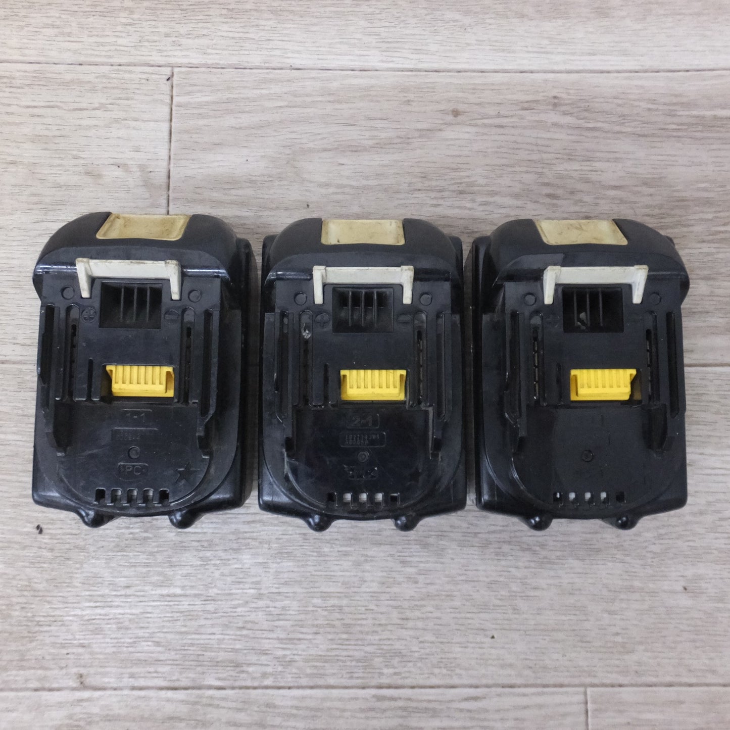 [送料無料] 現状品★オグラ Ogura コードレスツライチカッター HSC-25BL　マキタ makita バッテリ BL1860B 3個　充電器 DC18RC T　セット★