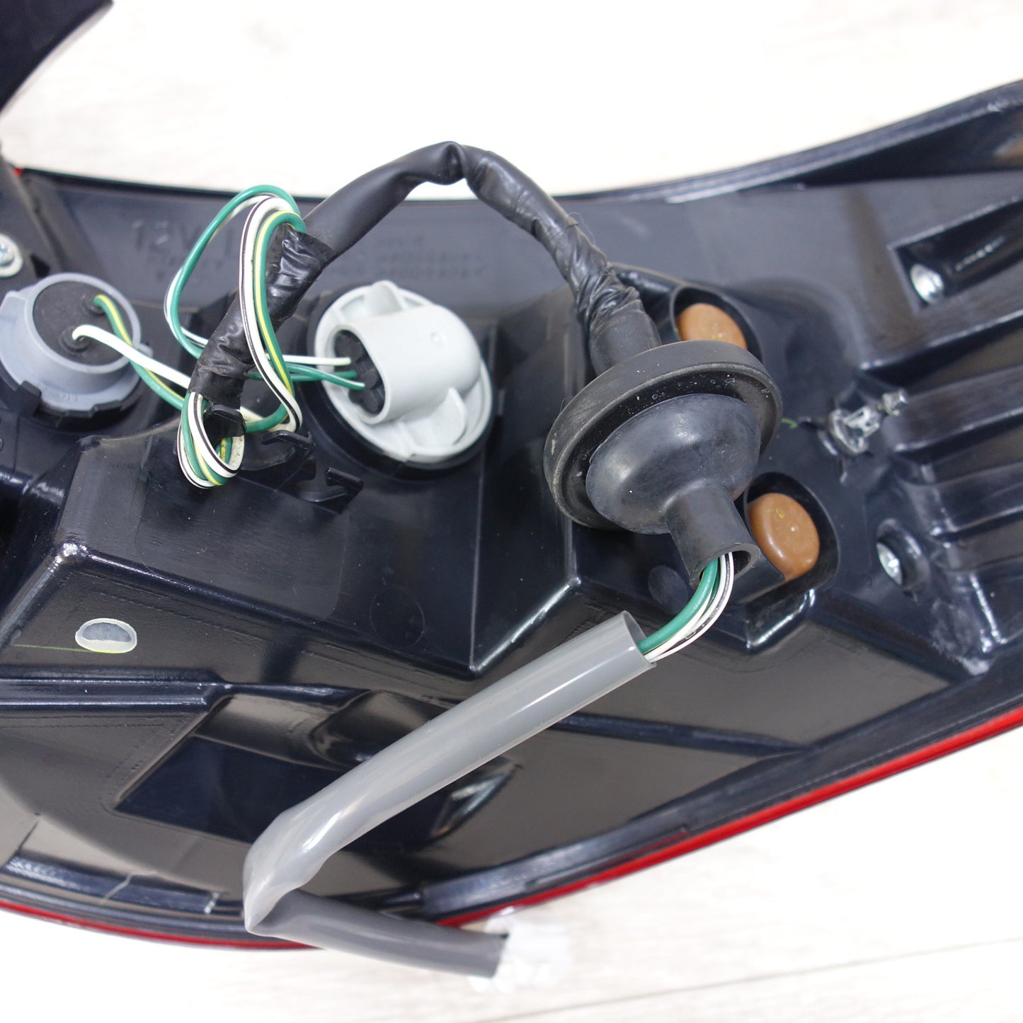 [送料無料] キレイ◆日産 フーガ Y51 純正 テール ランプ ライト 左側 STANLEY W2328◆