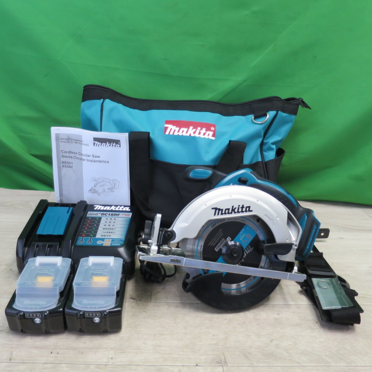 [送料無料] 美品！バッテリー2個☆マキタ 18V 充電式 マルノコ XSS02 電動 工具 切断機 丸のこ 丸ノコ 丸鋸 充電器 DC18RF☆
