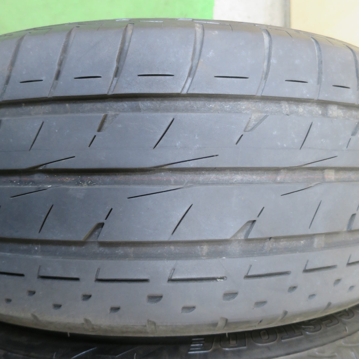 2本価格！22年★235/50R18 ブリヂストン LUFT RVⅡ タイヤ 18インチ RV2 アルファード ヴェルファイア 等★6032102NGノタ