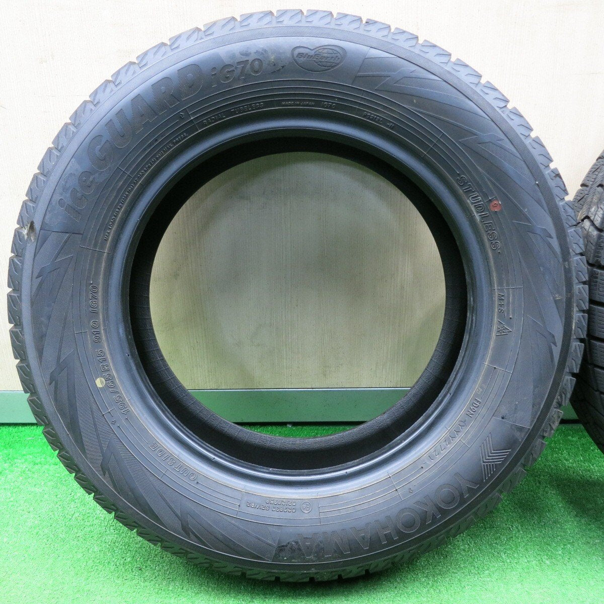 バリ溝！21年！9.5分以上★スタッドレス 195/65R15 ヨコハマ アイスガード iG70 タイヤ 15インチ プリウス ノア ヴォクシー セレナ等★4120703NJスタ