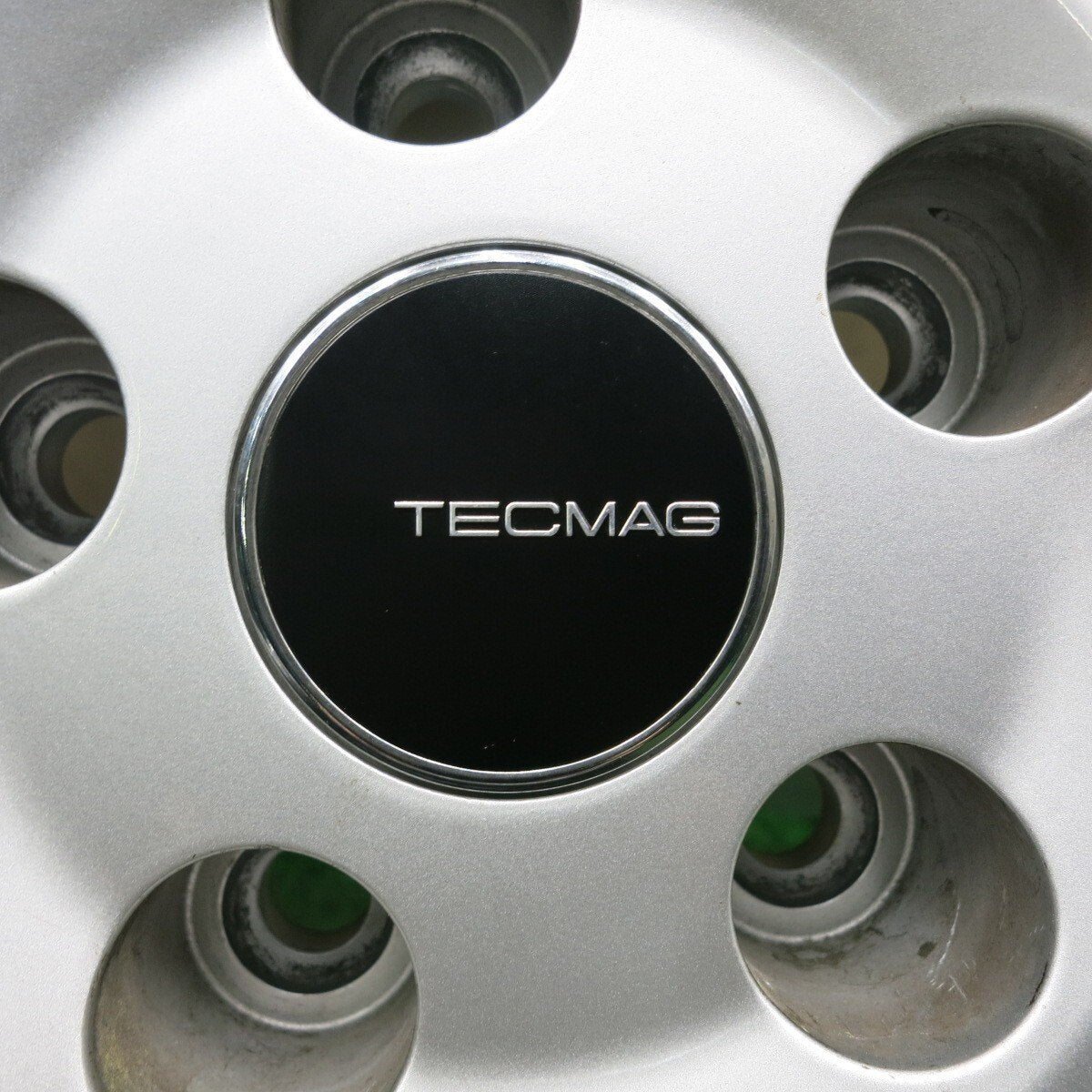 バリ溝！キレイ！9.5分以上★ワーゲン等 TECMAG 205/55R16 スタッドレス ダンロップ WM01 テクマグ PCD112/5H★4052708HAス