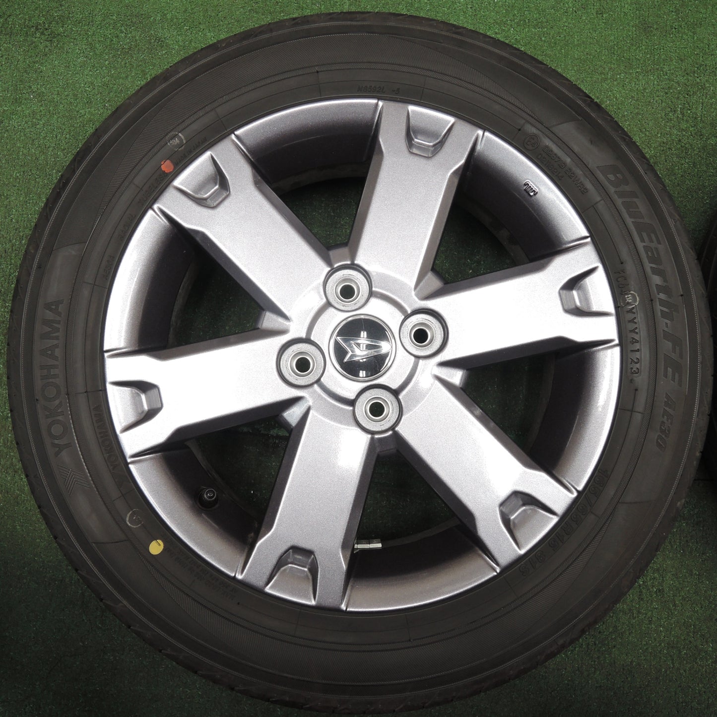 *送料無料* 新車外し！23年★ダイハツ タフト 純正 165/65R15 ヨコハマ BluEarth-FE AE30 15インチ PCD100/4H★4031202NJノ