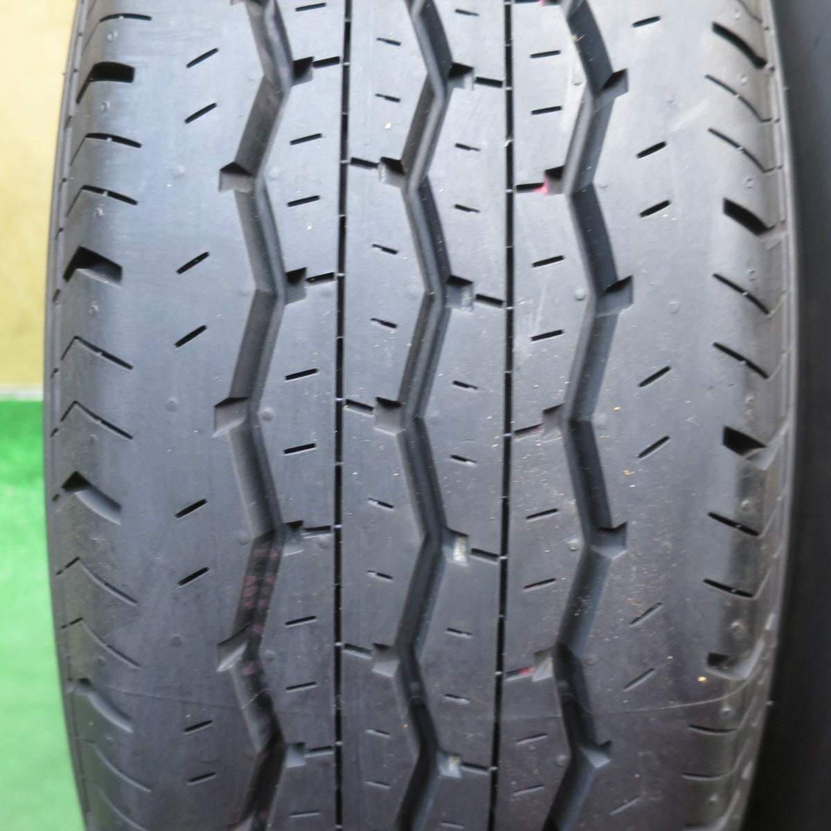 新車外し！26年◎トヨタ ハイエース 純正 スチール 195/80R15 107/105S ブリヂストン エコピア RD613 15インチ PCD139.7/6H◎6091914NJノ