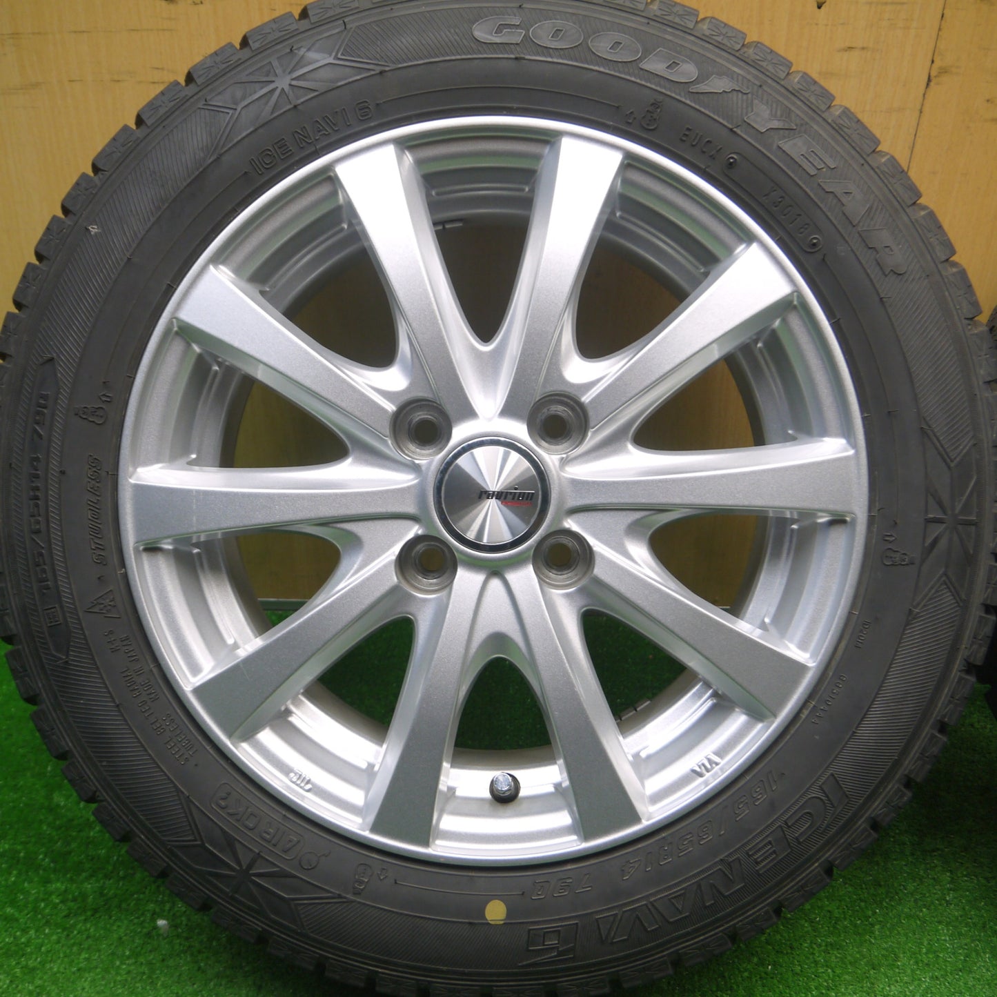 [送料無料] バリ溝！9分★スタッドレス 165/65R14 グッドイヤー アイスナビ6 ravrion RS01 ラブリオン 14インチ PCD100/4H★4102302Hス