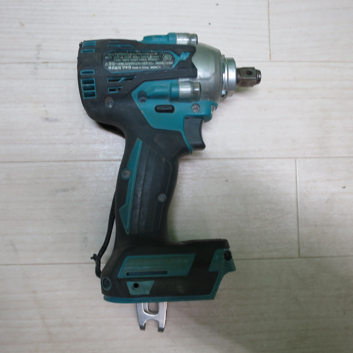 [送料無料] ☆マキタ 充電式 インパクト レンチ TW300D 電動 工具 18V コードレス Makita ①☆