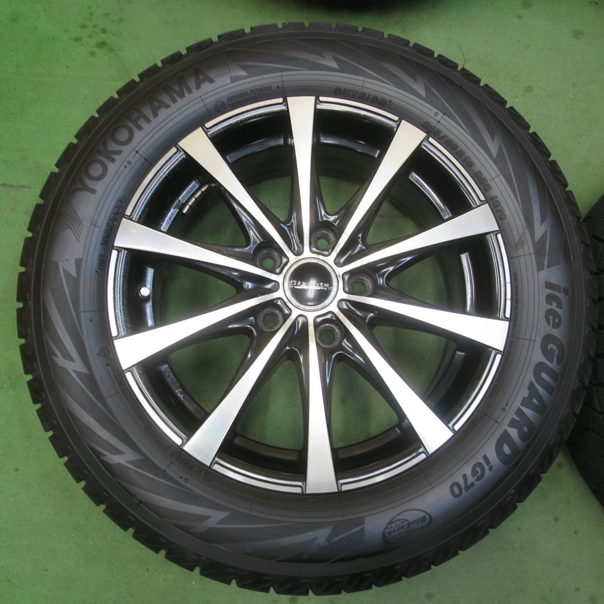 バリ溝！22年！9.5分★スタッドレス 215/60R16 ヨコハマ アイスガード iG70 Laffite ラフィット 16インチ PCD114.3/5H★6021304イス