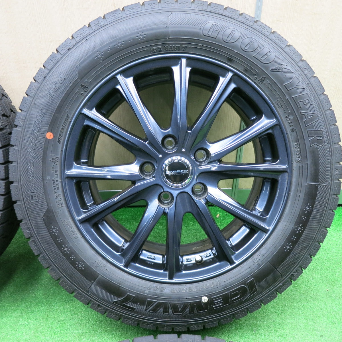 [送料無料] 　バリ溝！22年！キレイ！9.5分★スタッドレス 205/65R16 グッドイヤー アイスナビ7 WAREN ヴァーレン 16インチ PCD114.3/5H★4112307TNス