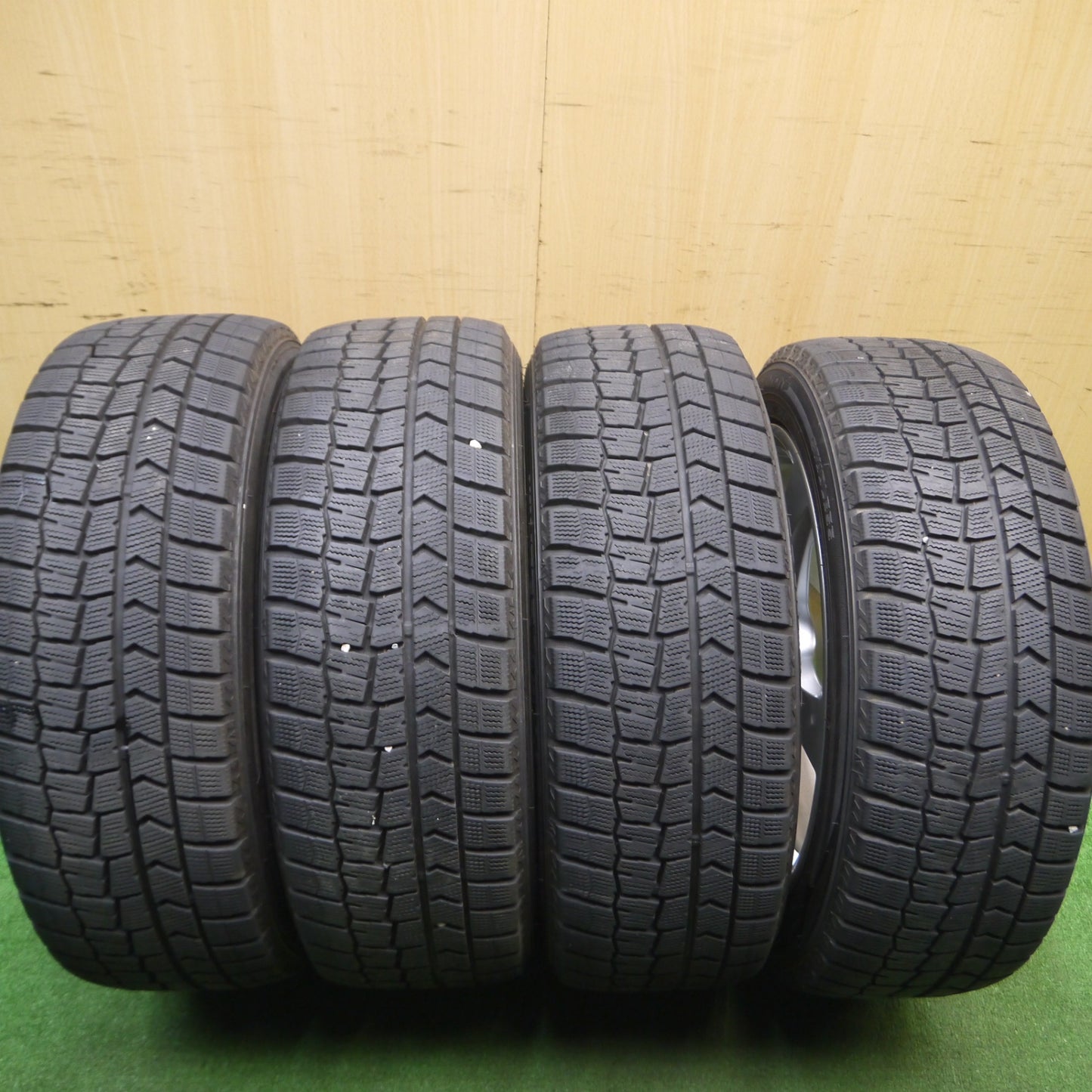 [送料無料] バリ溝！9.5分★ボルボ 等 MAK VINCI 205/50R17 スタッドレス ダンロップ ウインターマックス WM02 17インチ PCD108/5H★4122511Hス