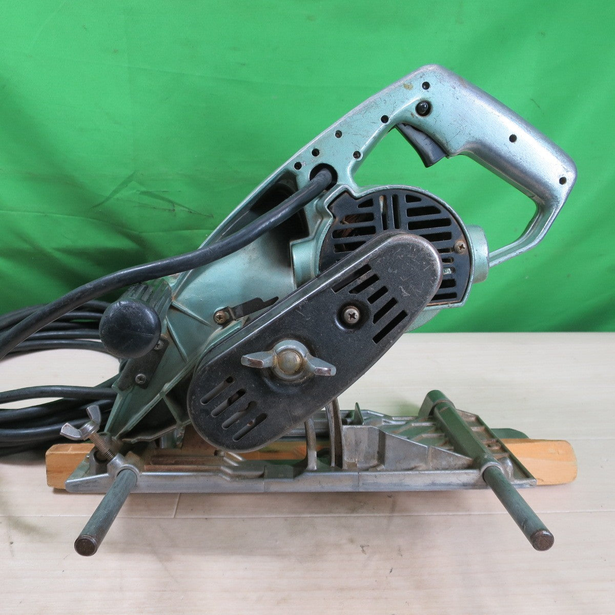 [送料無料] 付属品付き！替刃複数☆日立 46mm ブレーキ付 仕上 溝切 PG21B 電動 工具 コード式 ミゾキリ 溝切り カッター HITACHI☆