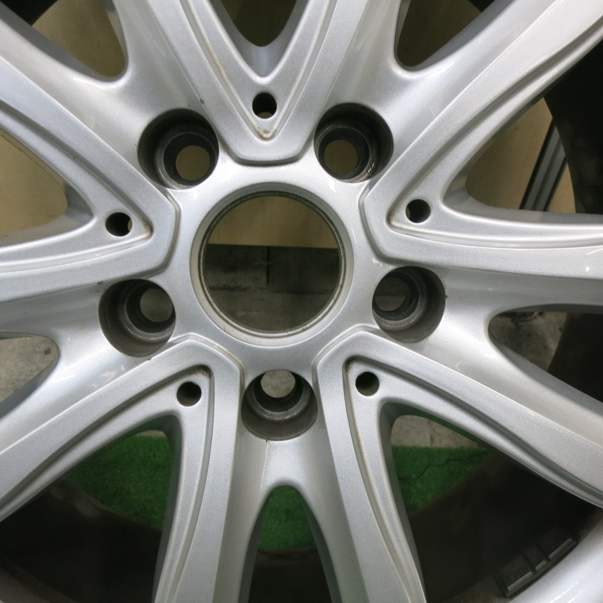 バリ溝！9分★BMW 等 MAK FAHR 225/40R18 スタッドレス ノキアン タイヤ ハッカペリッタ R3 ファー 18インチ PCD112/5H★6012002ナス