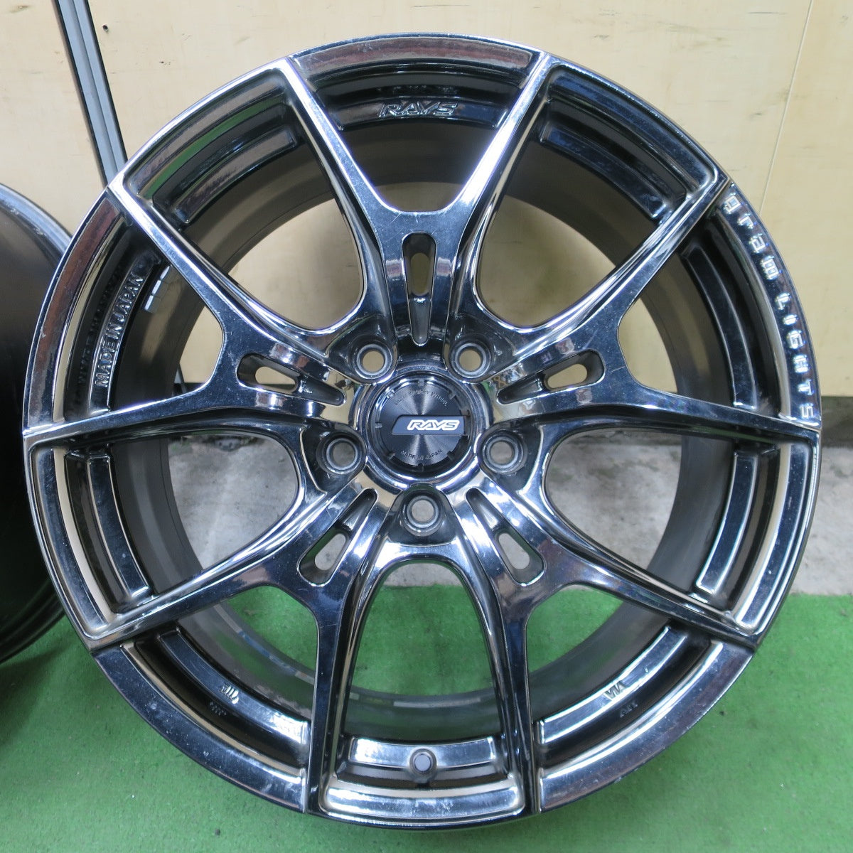 4本価格◎RAYS gram LIGHTS GL-57FXZ 18インチ ホイール レイズ グラムライツ 18×8J PCD114.3/5H◎6090903NGホ