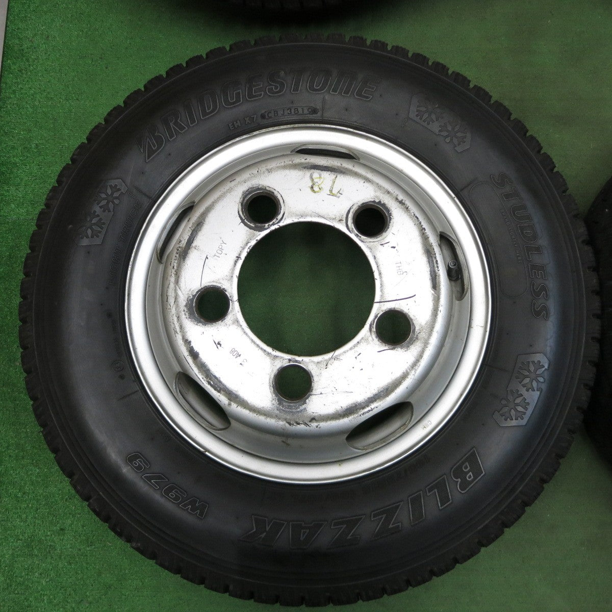 [送料無料] バリ溝！8.5分！6本★トラック タイヤ 195/75R15 109/107L スタッドレス ブリヂストン ブリザック W979 TOPY スチール 15インチ PCD203.2/5H★5031501ナス