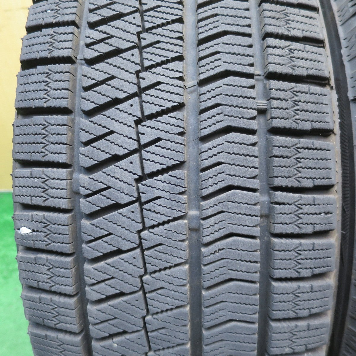 バリ溝！24年！9.5分★スタッドレス 215/55R17 ブリヂストン ブリザック VRX2 VELVA SPORT ヴェルヴァ 17インチ PCD114.3/5H★6033103NJス