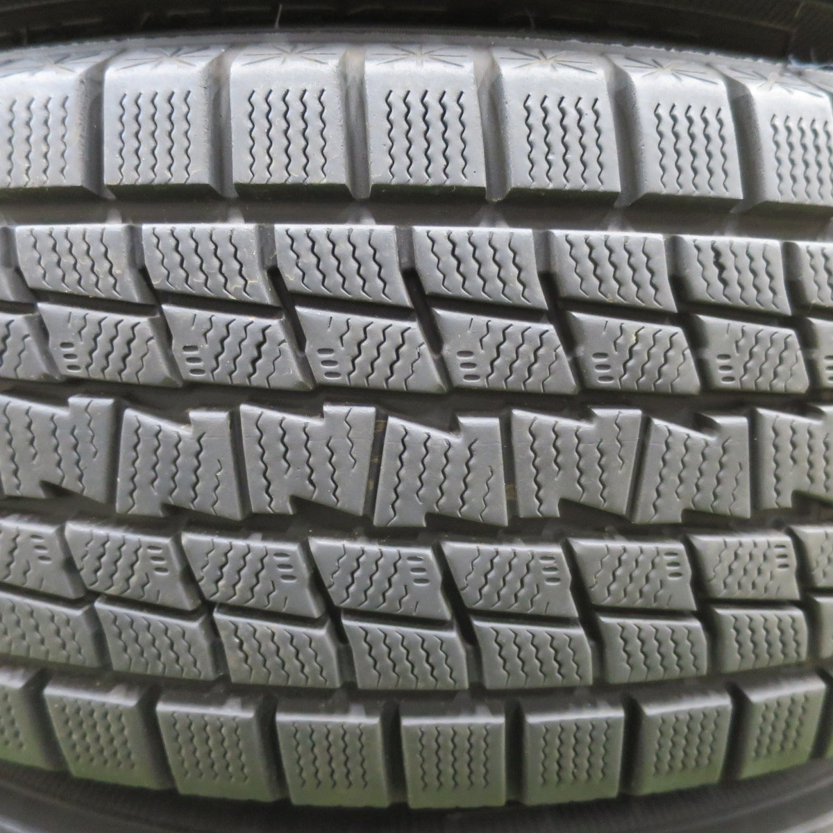 バリ溝！キレイ！9分★スタッドレス 225/65R17 グッドイヤー アイスナビ SUV WAREN ヴァーレン 17インチ PCD114.3/5H★6013106ナス