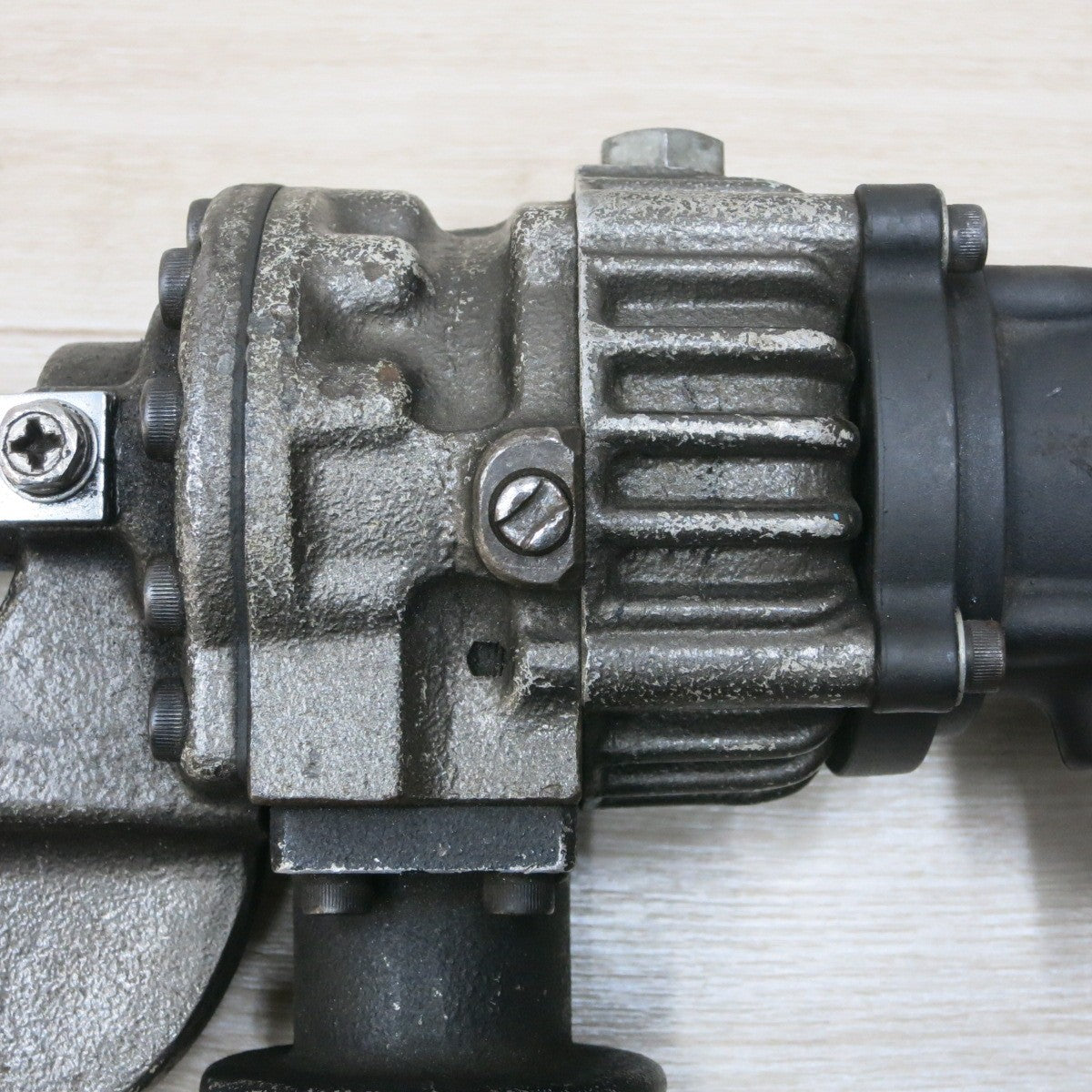 [送料無料] バッテリー2個付き◆イクラ コードレス パンチャー IS-MP15L IKURA 電動 工具 充電式 切断機 育良精機◆