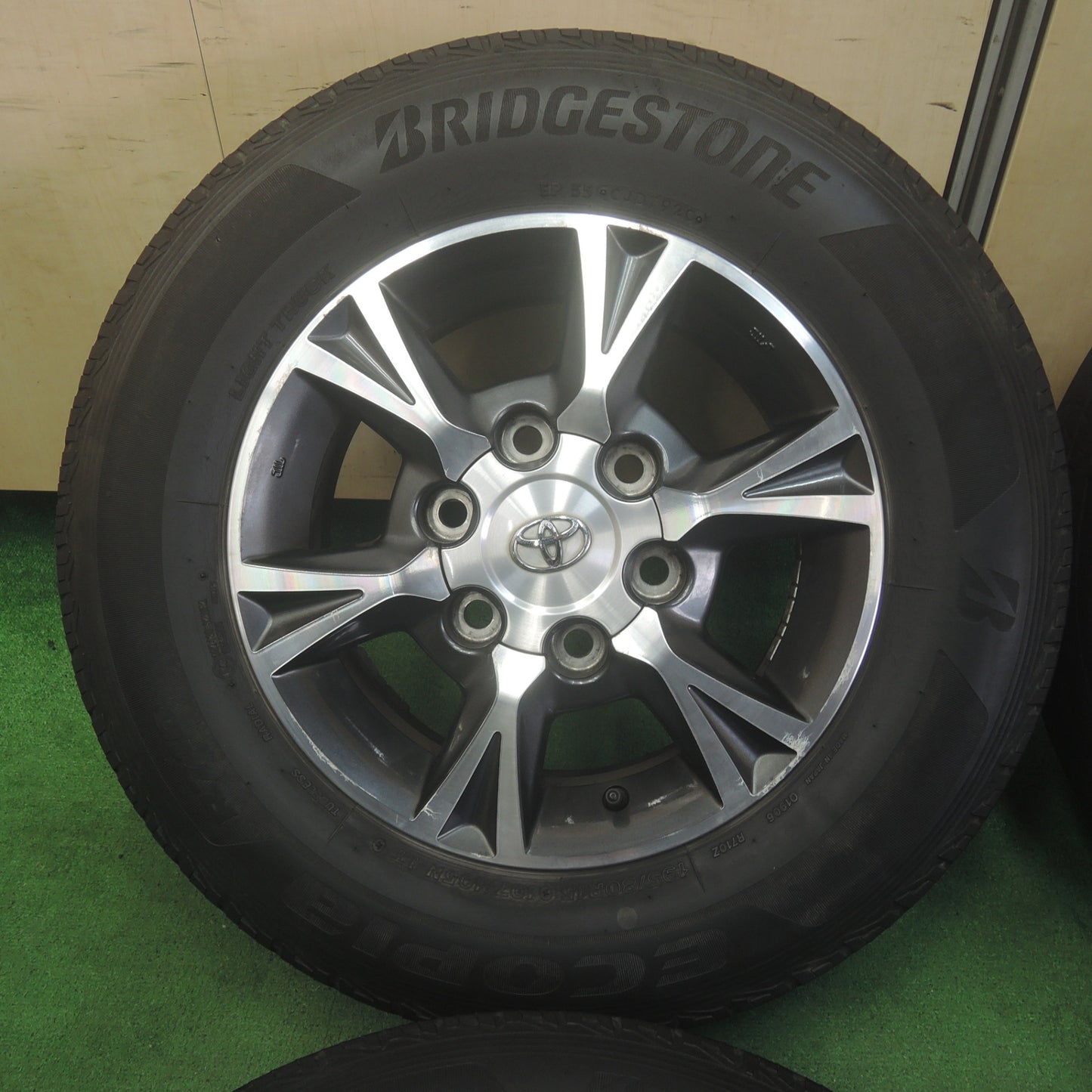 *送料無料* 4本価格！20年★トヨタ 200系 ハイエース 純正 OP 195/80R15 107/105N ブリヂストン エコピア R710 PCD139.7/6H★4071003SYノ