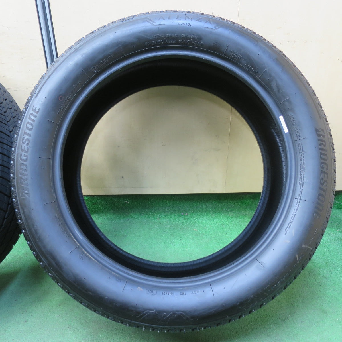 新車外し！24年★275/50R22 ブリヂストン アレンザ A/S 02 タイヤ 22インチ ランクル 200 セコイア タンドラ 等★5090601イノタ