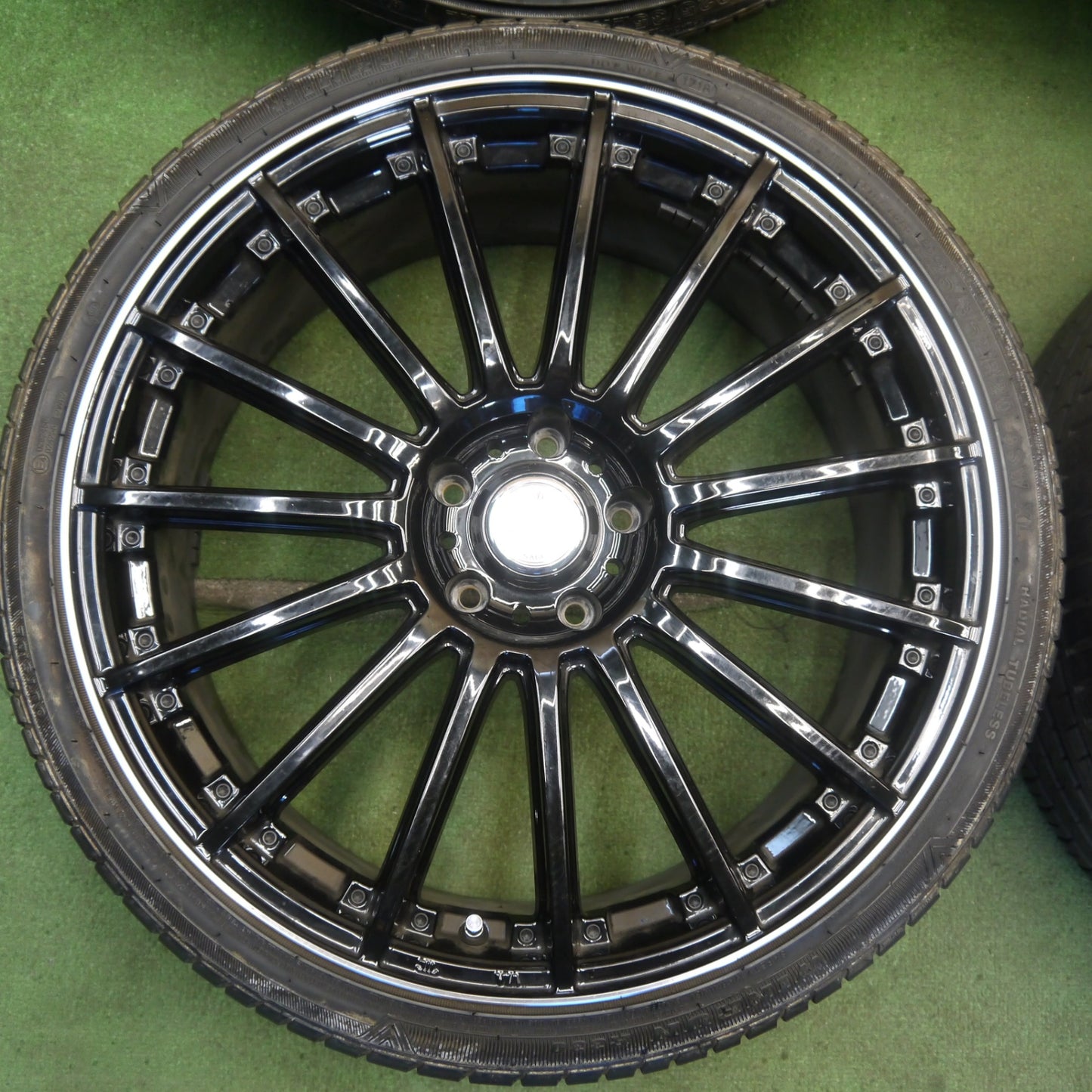 バリ溝！9分★LOXARNY SCHNABEL 225/35R20 ウィンラン R330 ロクサーニ シュナーベル 20インチ PCD114.3/5H★6053104KKノ
