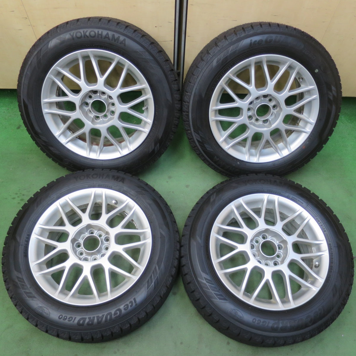 ほぼ未使用！22年★スタッドレス 205/60R16 ヨコハマ アイスガード iG60 社外 アルミ 16インチ PCD100 114.3/5H マルチ★6021709イス