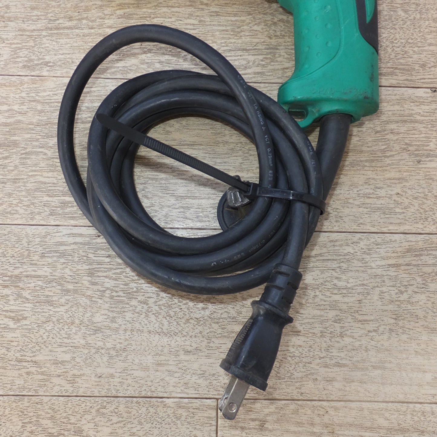 [送料無料] ★マキタ makita 16mm 震動ドリル M816　100V～ 7.4A 50-60Hz 701W★