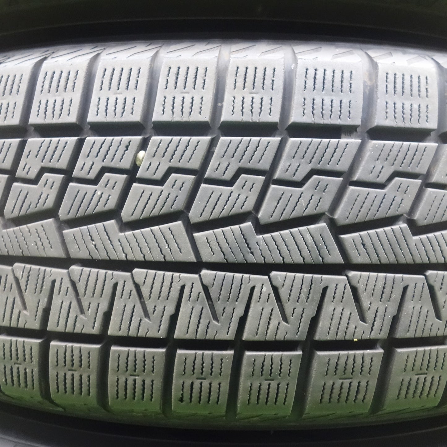 バリ溝！キレイ！9.5分★スタッドレス 215/65R16 ヨコハマ アイスガード iG70 VELVA SPORTZ ヴェルヴァ 16インチ PCD114.3/5H★6011605KTス
