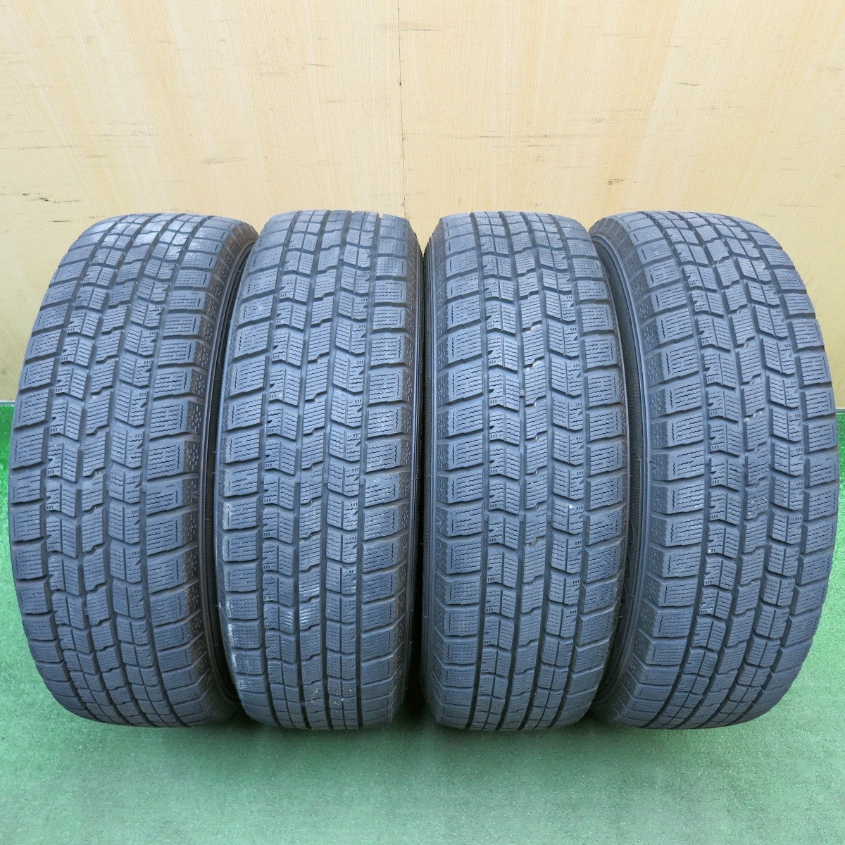 バリ溝！キレイ！9.5分★スタッドレス 195/65R16 グッドイヤー アイスナビ7 ravrion RS01 ラブリオン 16インチ PCD100/4H★6032906HAス