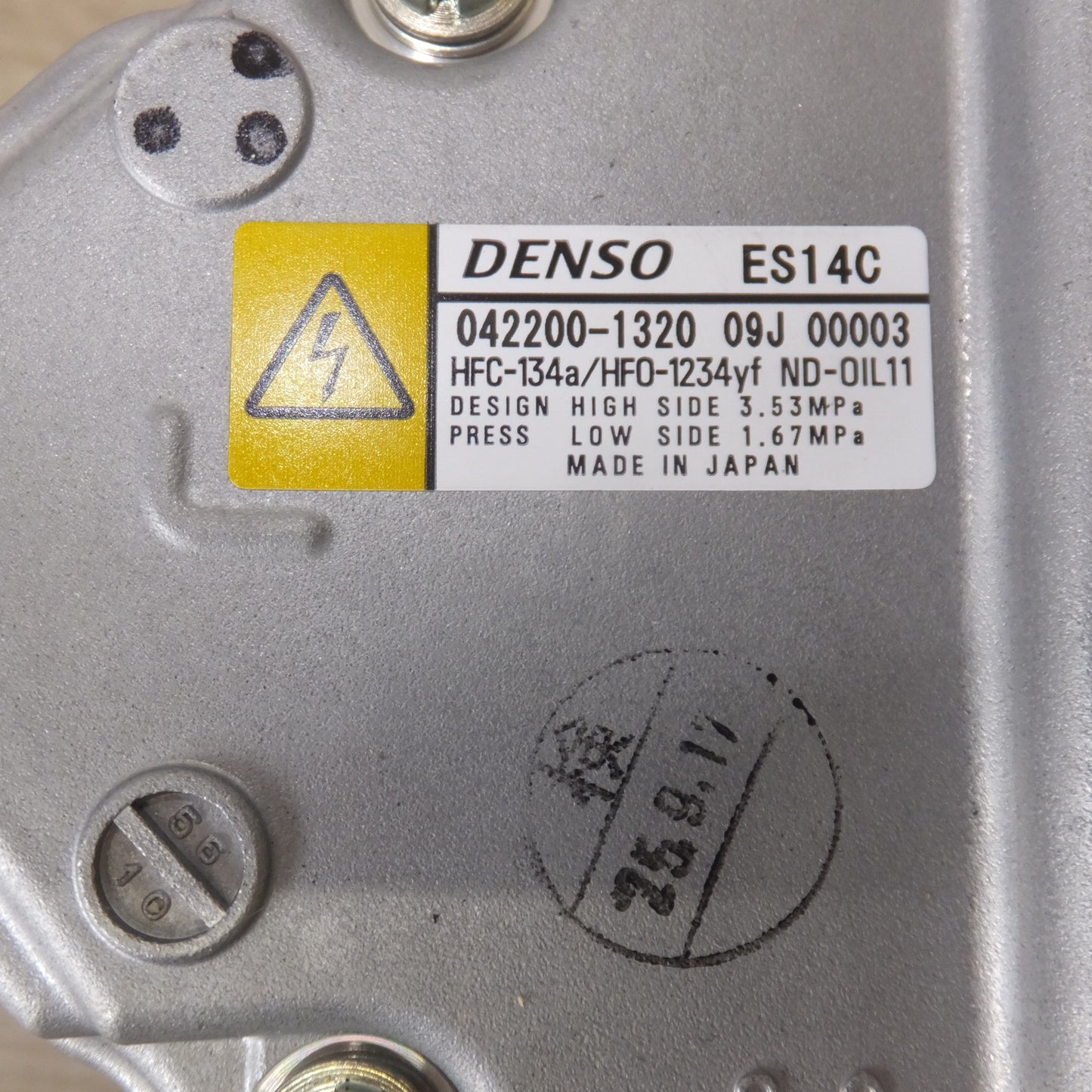 [送料無料] 未使用★デンソー製 トヨタ TOYOTA 純正 プリウス DAA-ZVW30 エアコン コンプレッサー 042200-1320 88370-47062★