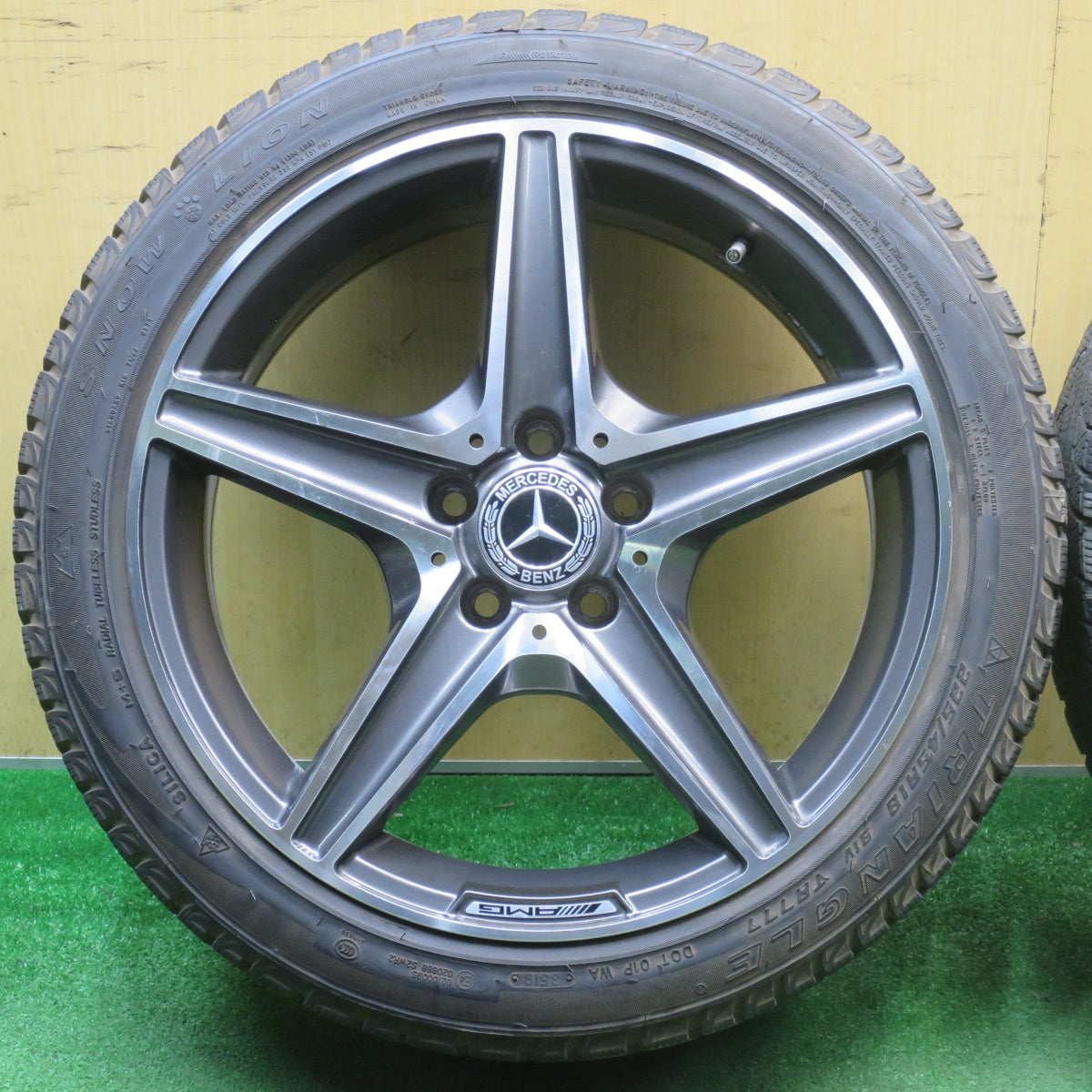 バリ溝！9分★ベンツ 等 AMG タイプ 社外 225/45R18 スタッドレス トライアングル SNOW LION 18インチ PCD112/5H★6021301NJス